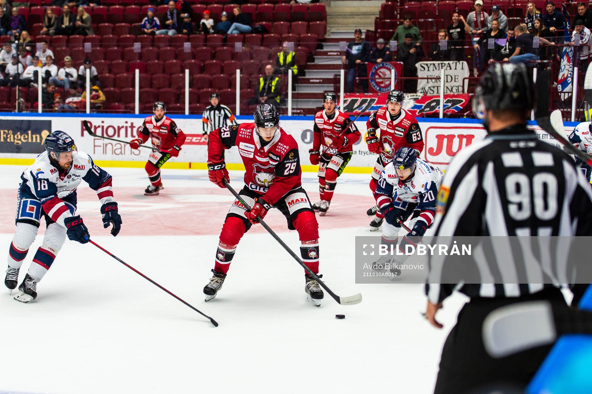 Linköpings Alexander Johansson och Malmö Redhawks Eric