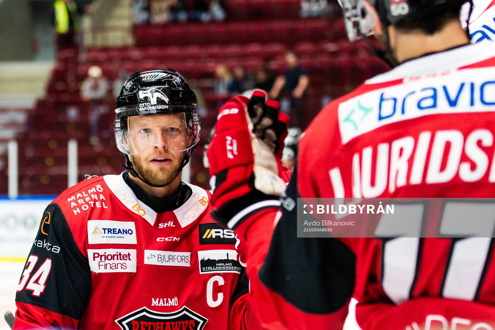 Malmö Redhawks Carl Söderberg jublar