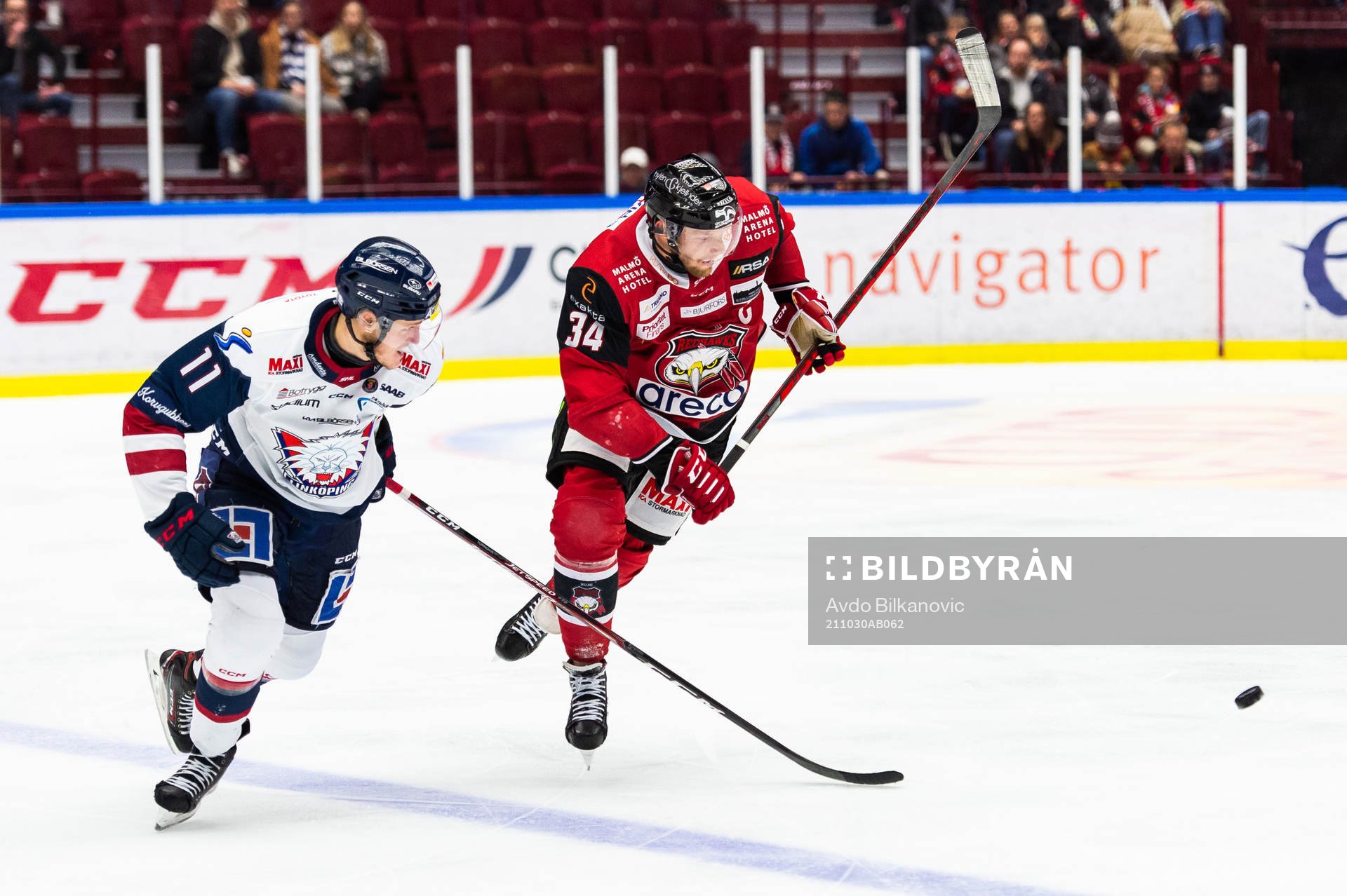 Linköpings Henrik Törnqvist och Malmö Redhawks Carl