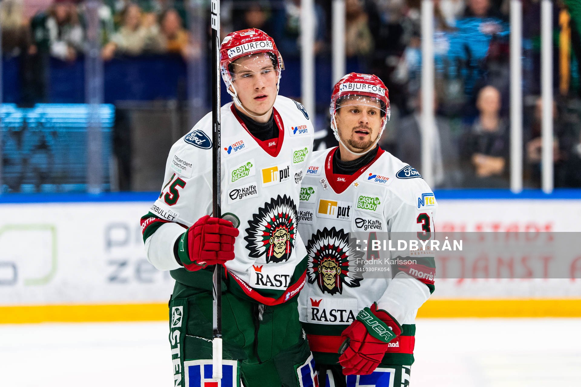 Frölundas Elmer Söderblom jublar med Nicklas Lasu