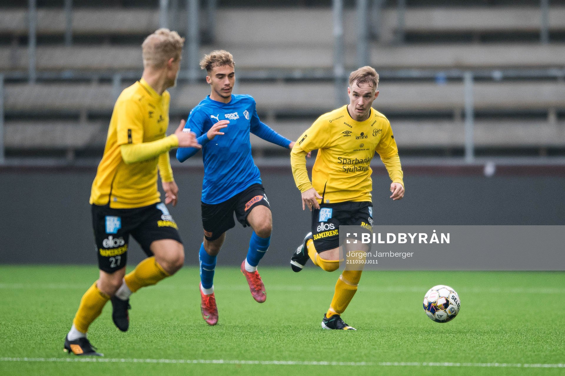 Elfsborgs Mattias Mannerstål och Halmstads Lorent Mehmeti