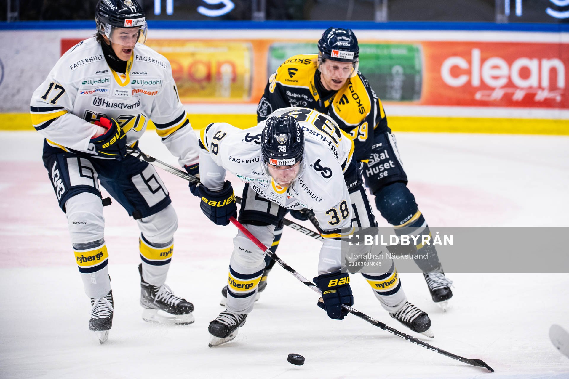 s Nichlas Torp och Södertäljes Brett Pollock