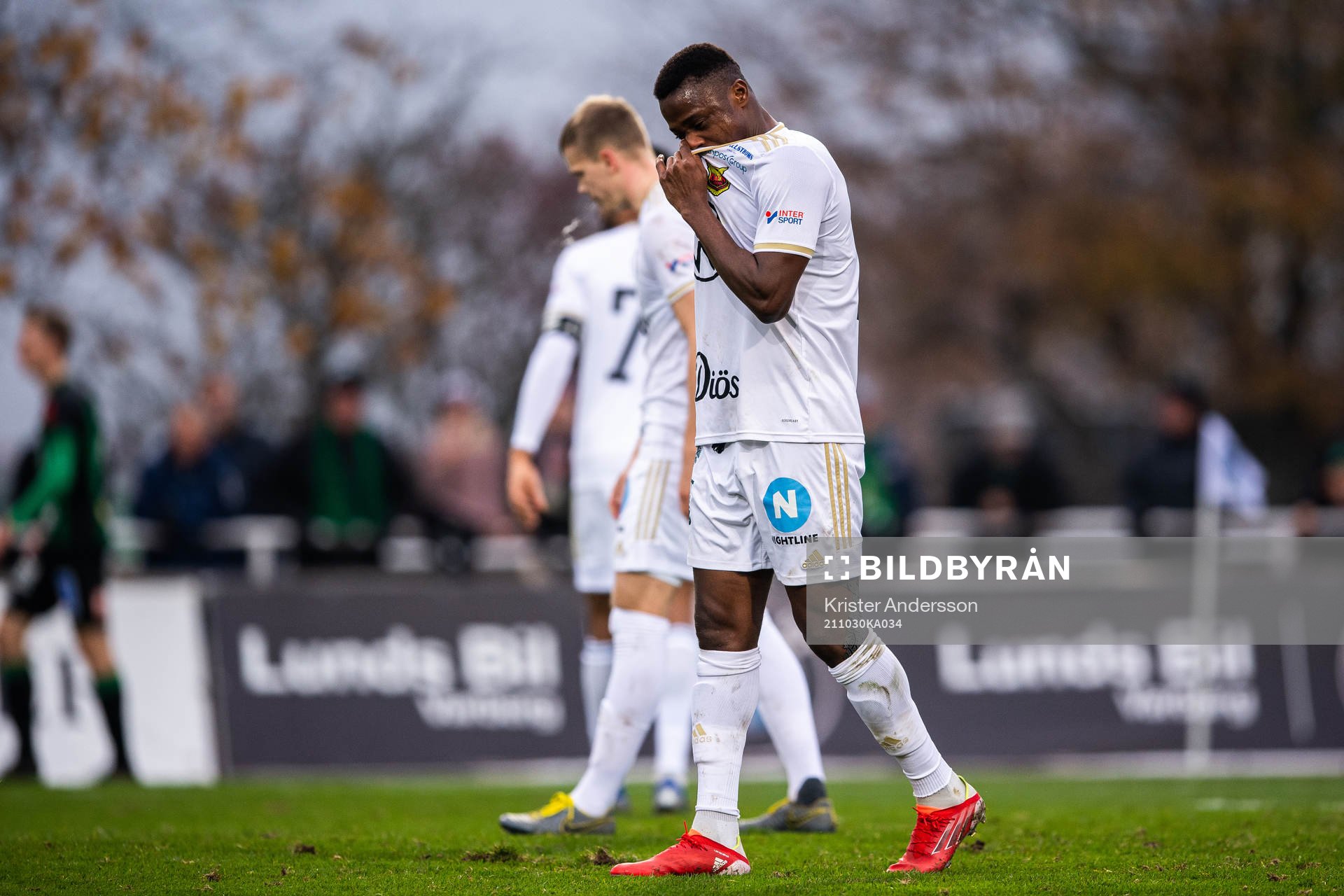 Östersunds Patrick Kpozo deppar