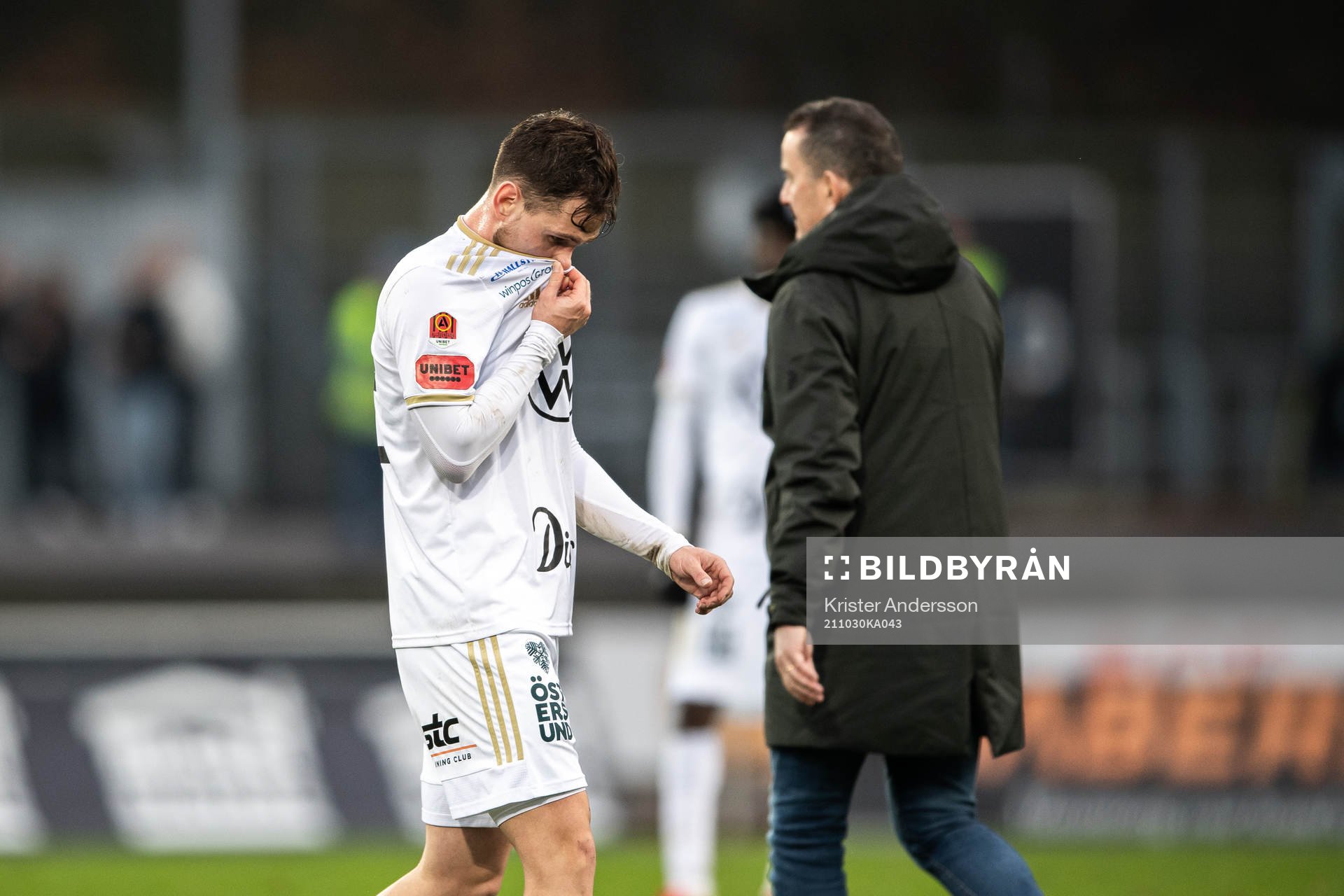 Östersunds Charlie Colkett deppar