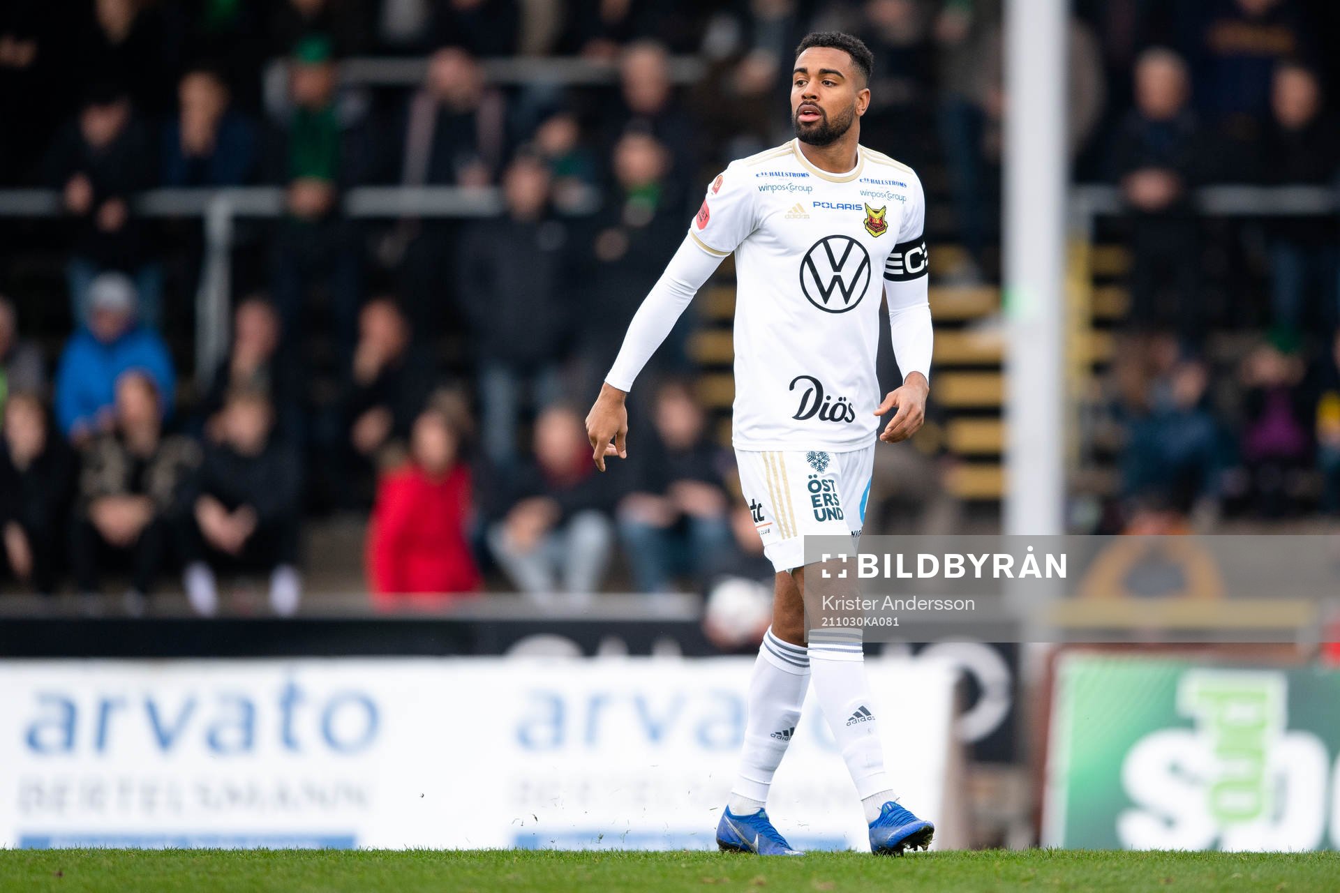 Östersunds Noah Sonko Sundberg under fotbollsmatchen i Allsvenskan mellan Varberg och Östersund den 30 oktober 2021 i Varberg. 