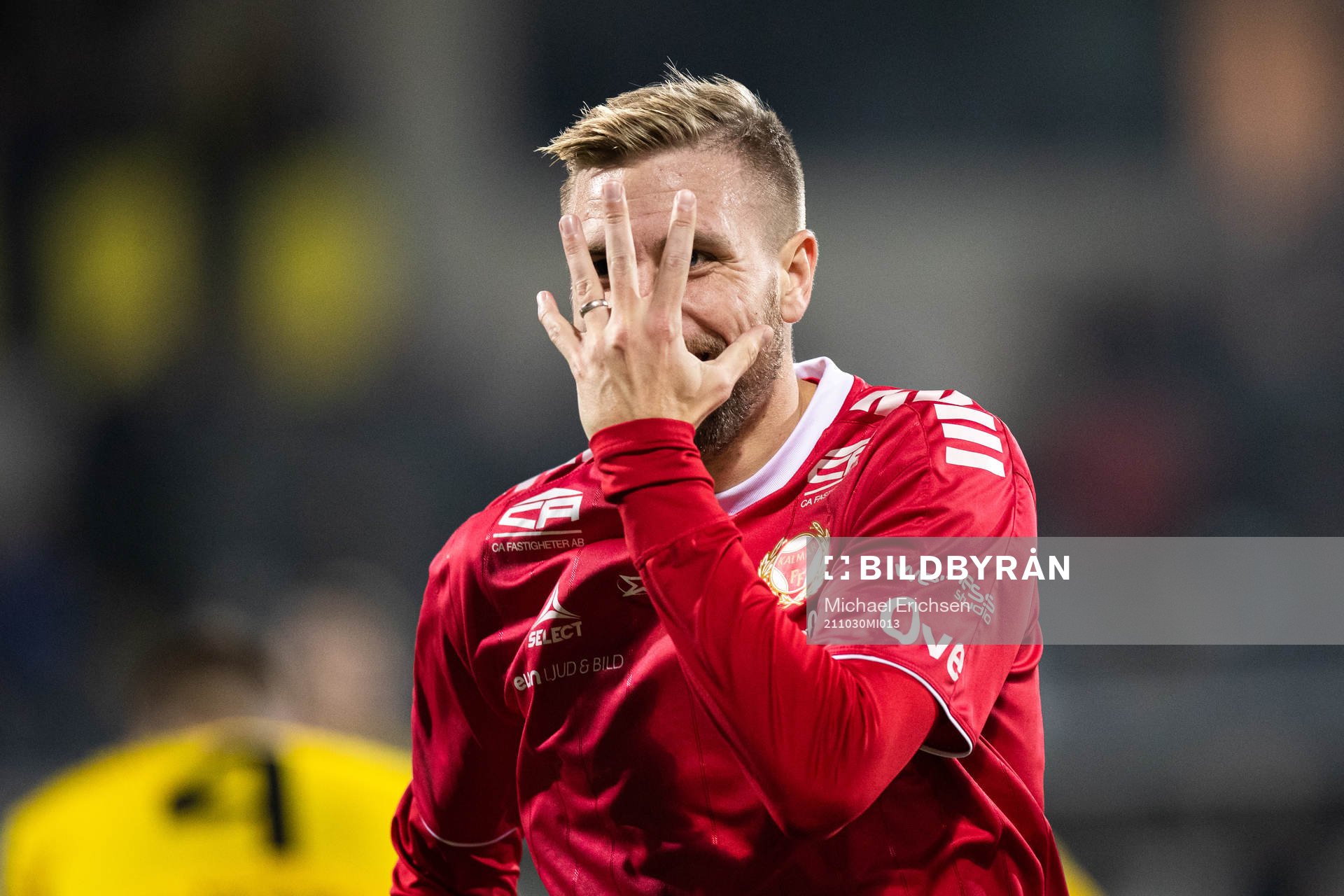 Kalmars Jonathan Ring jublar
