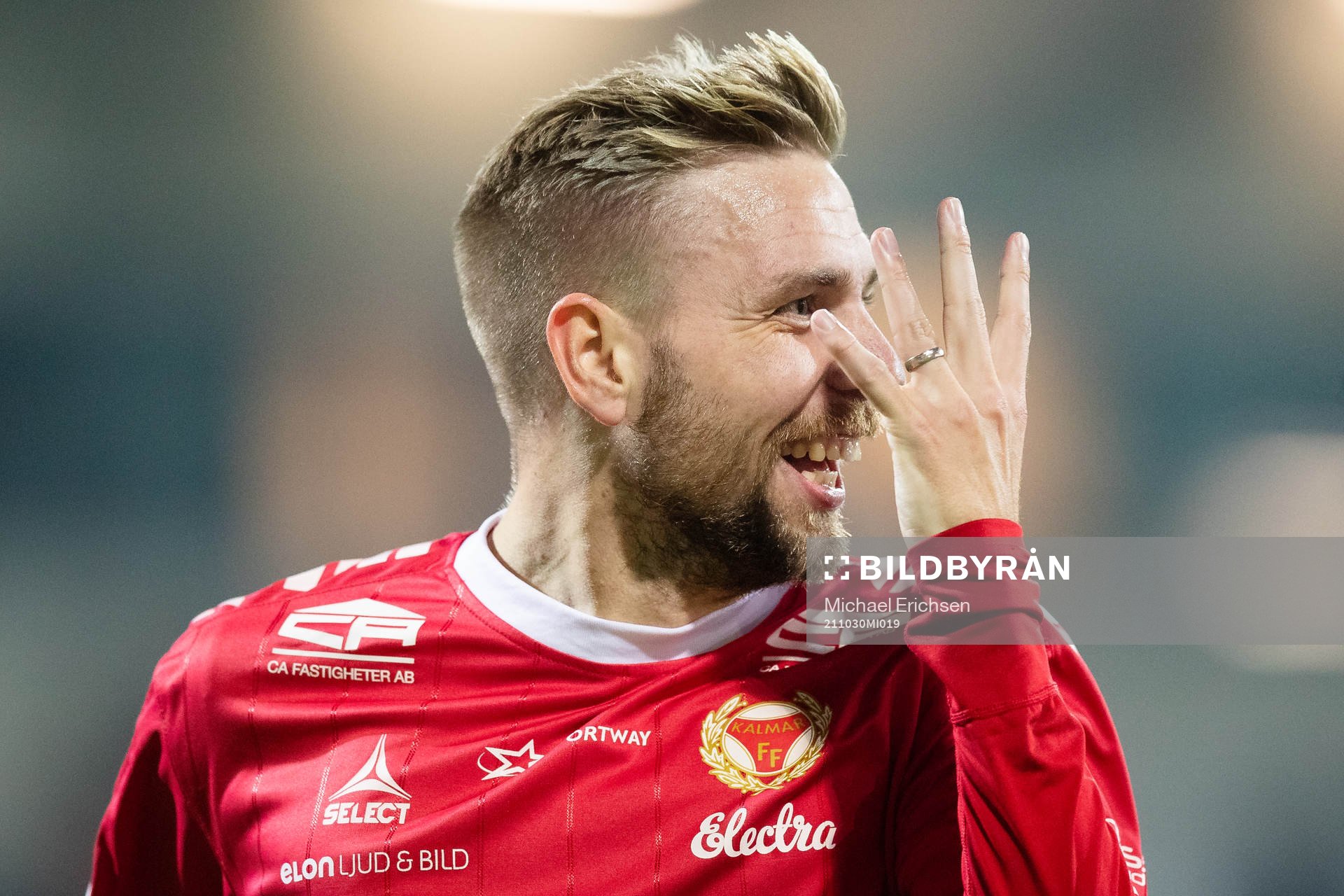 Kalmars Jonathan Ring jublar