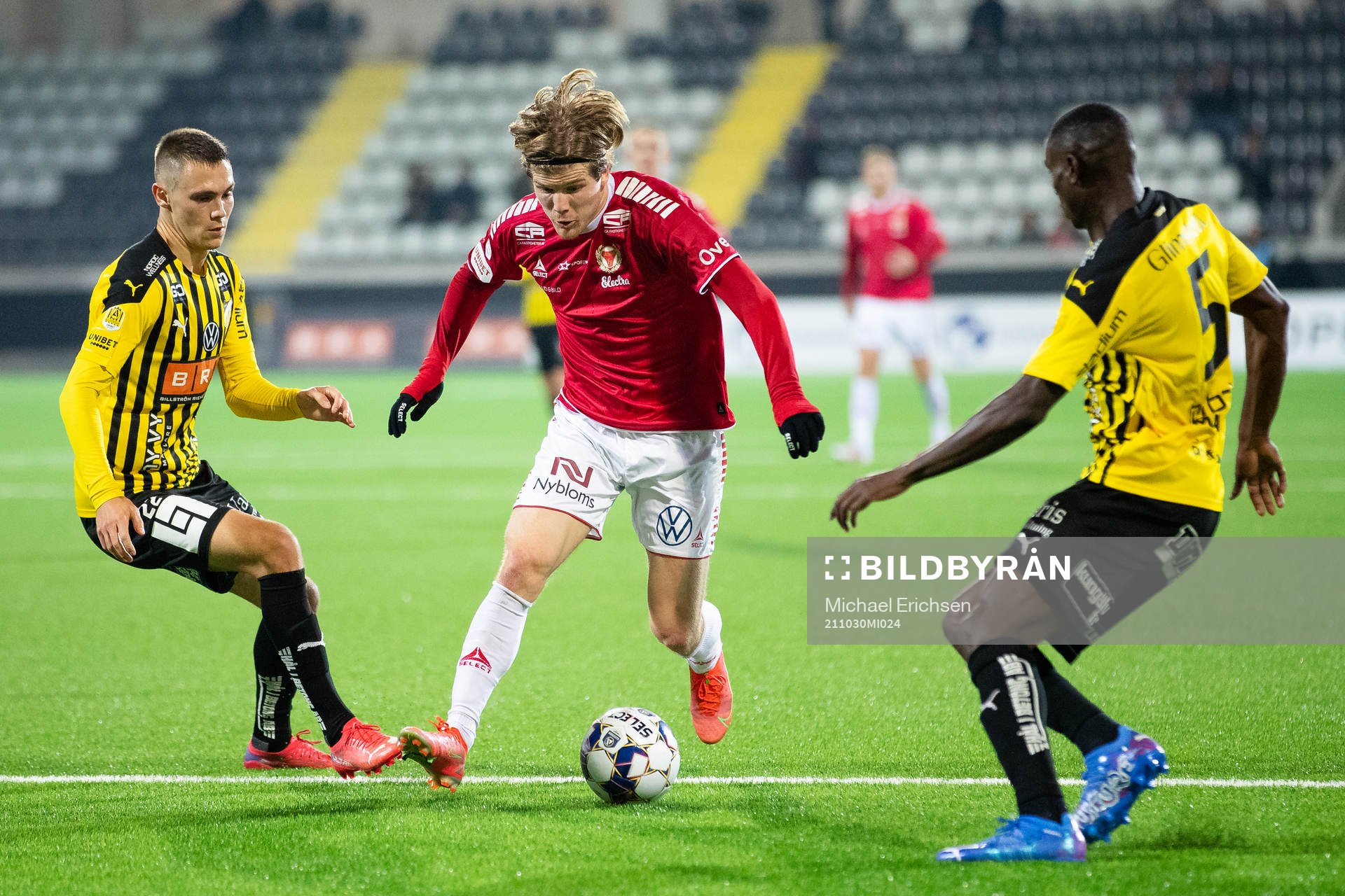 Häckens Tobias Carlsson och Godswill Ekpolo  mot Kalmars
