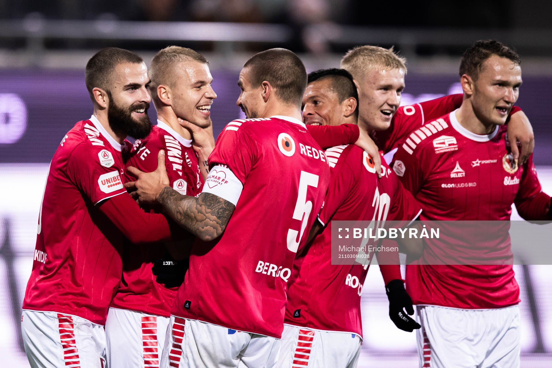 Kalmars Sebastian Ring jublar med lagkamrater
