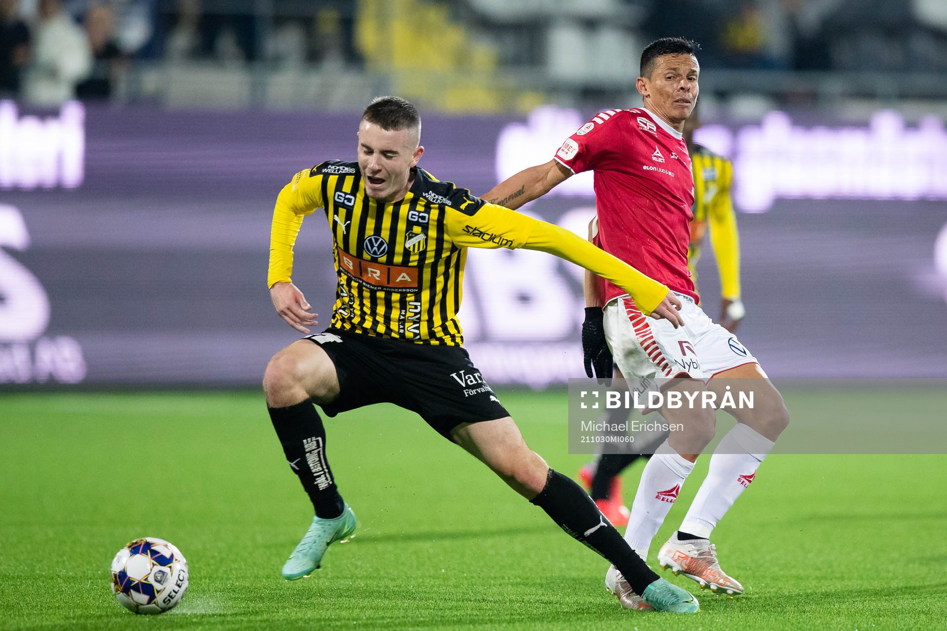 Häckens Patrik Wålemark och Kalmars Romario Pereira Sipiao