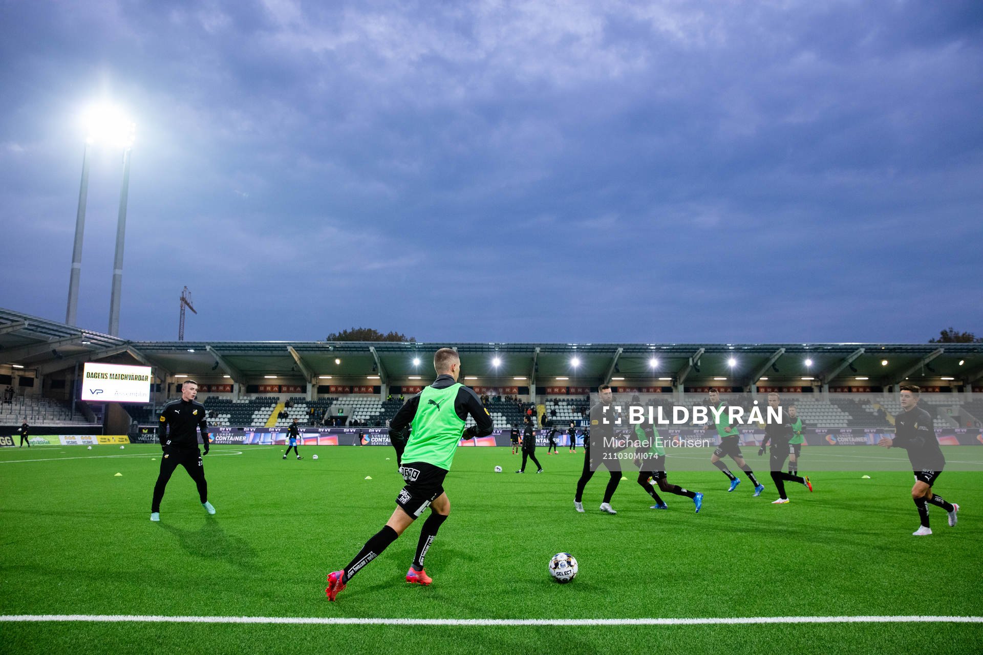 Häcken värmer upp innan fotbollsmatchen i Allsvenskan