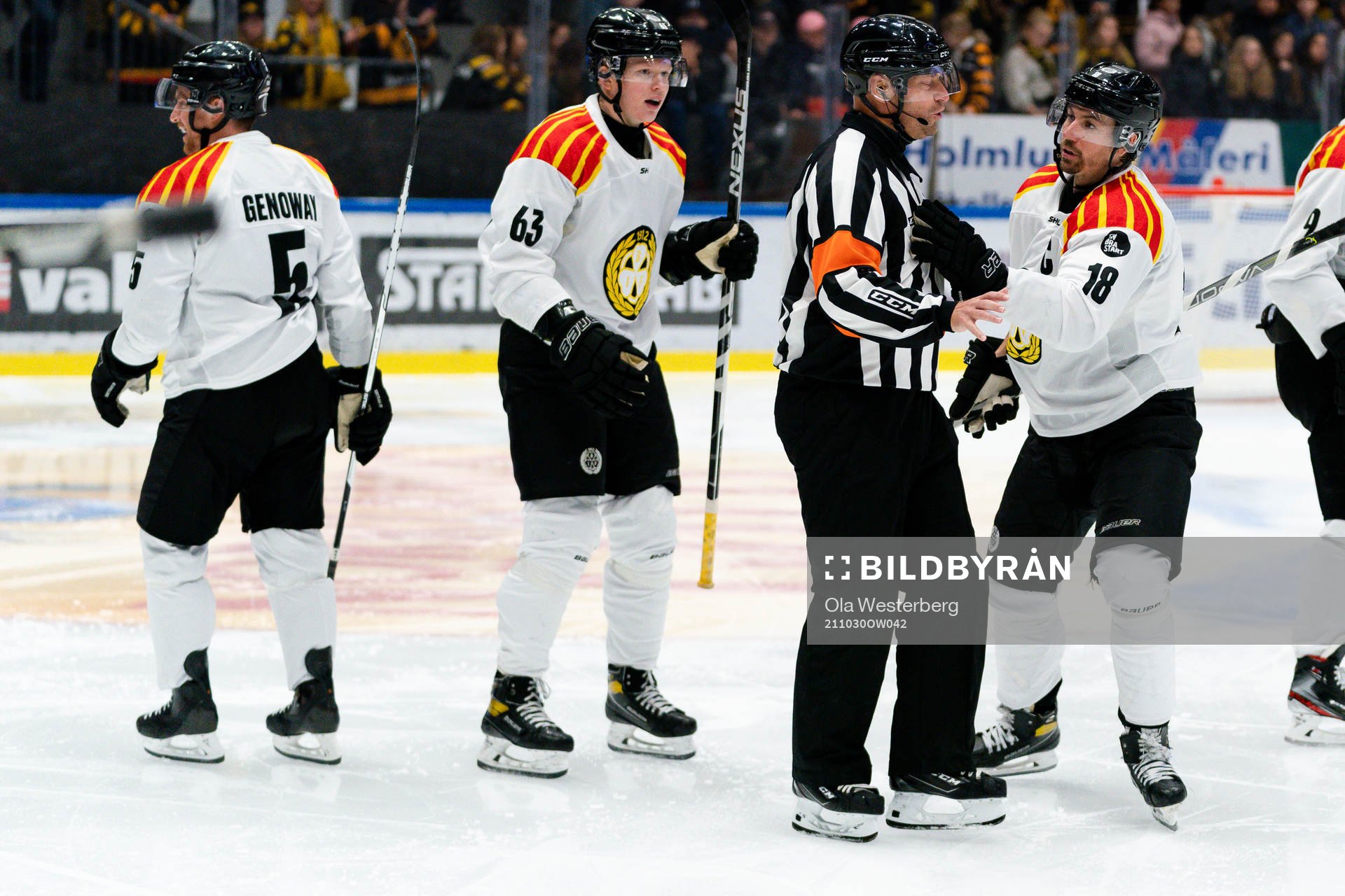 Brynäs Anton Rödin pratar med domare Sören Persson