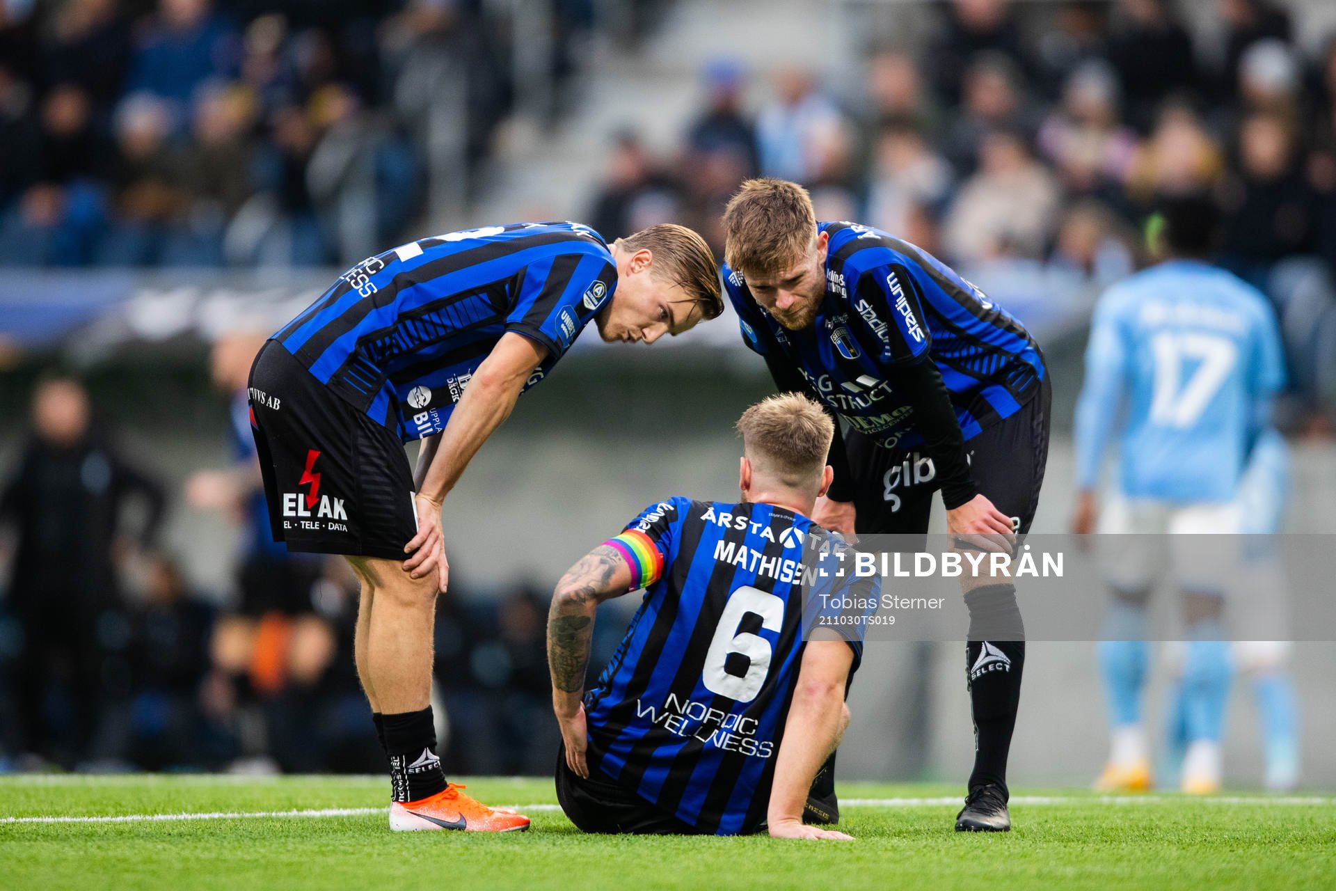 Sirius Jacob Ortmark och Dennis Widgren kollar till Marcus