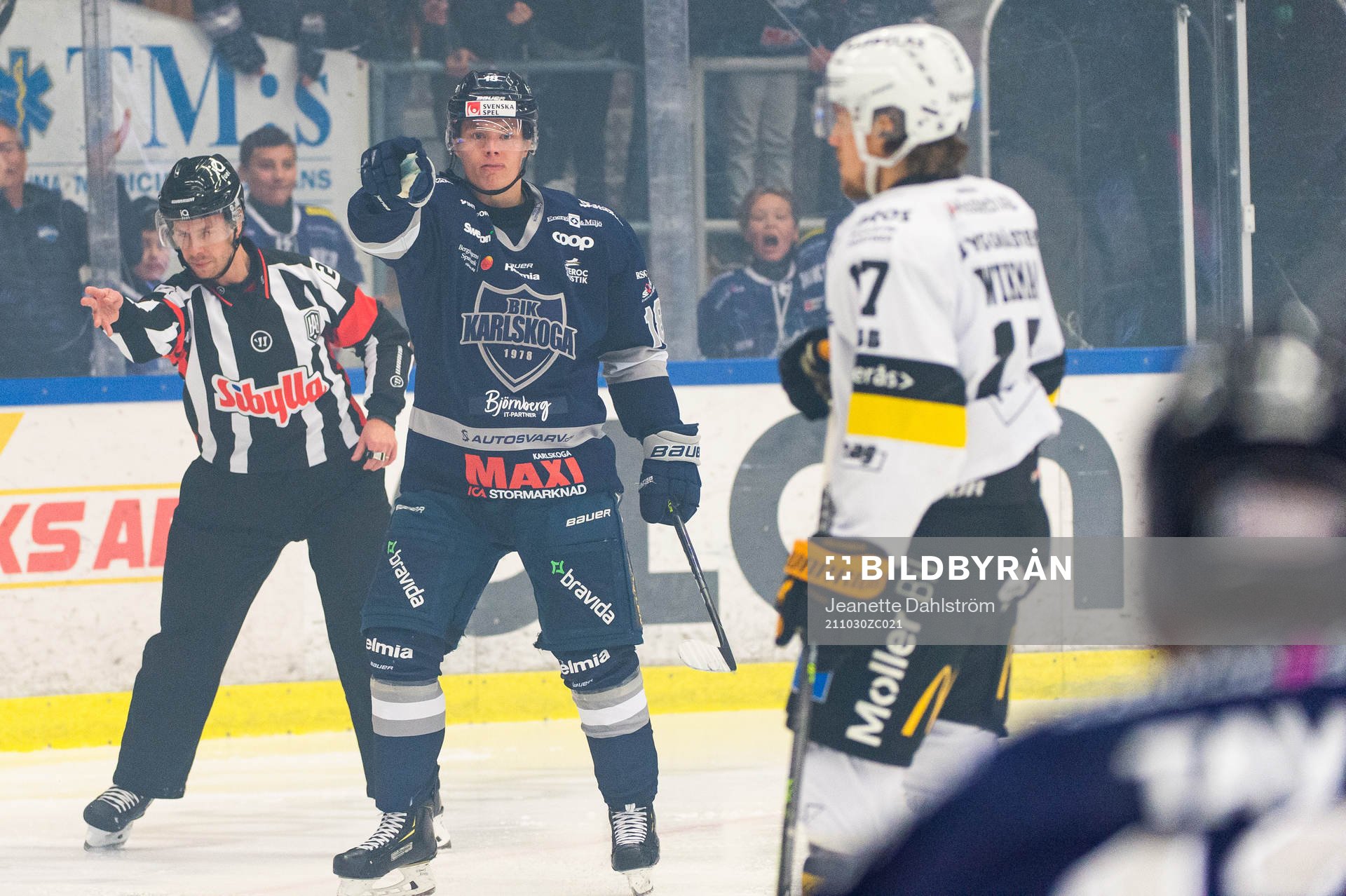 Karlskogas Aleksi Rekonen jublar