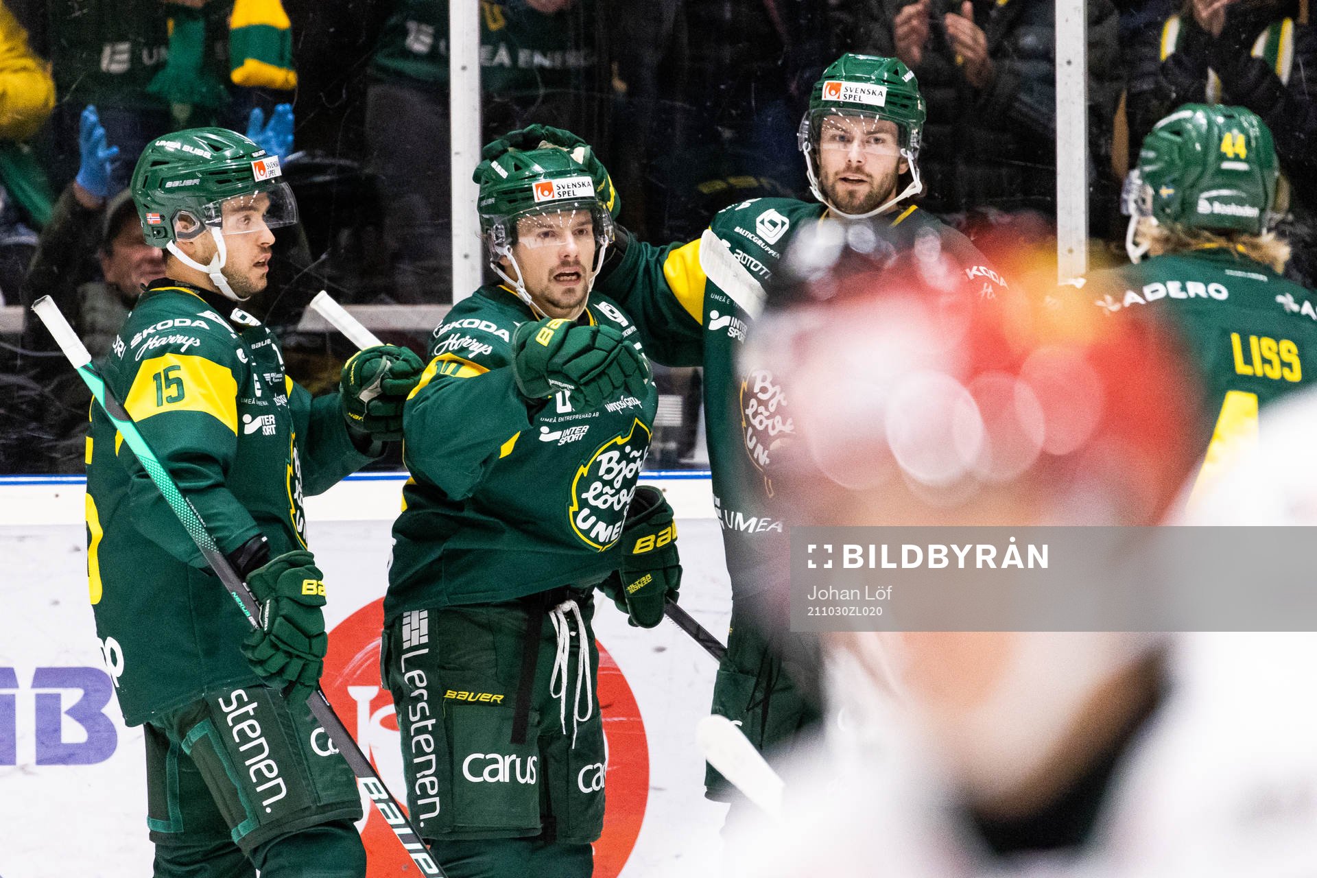 Björklövens Gerry Fitzgerald jublar med lagkamrater