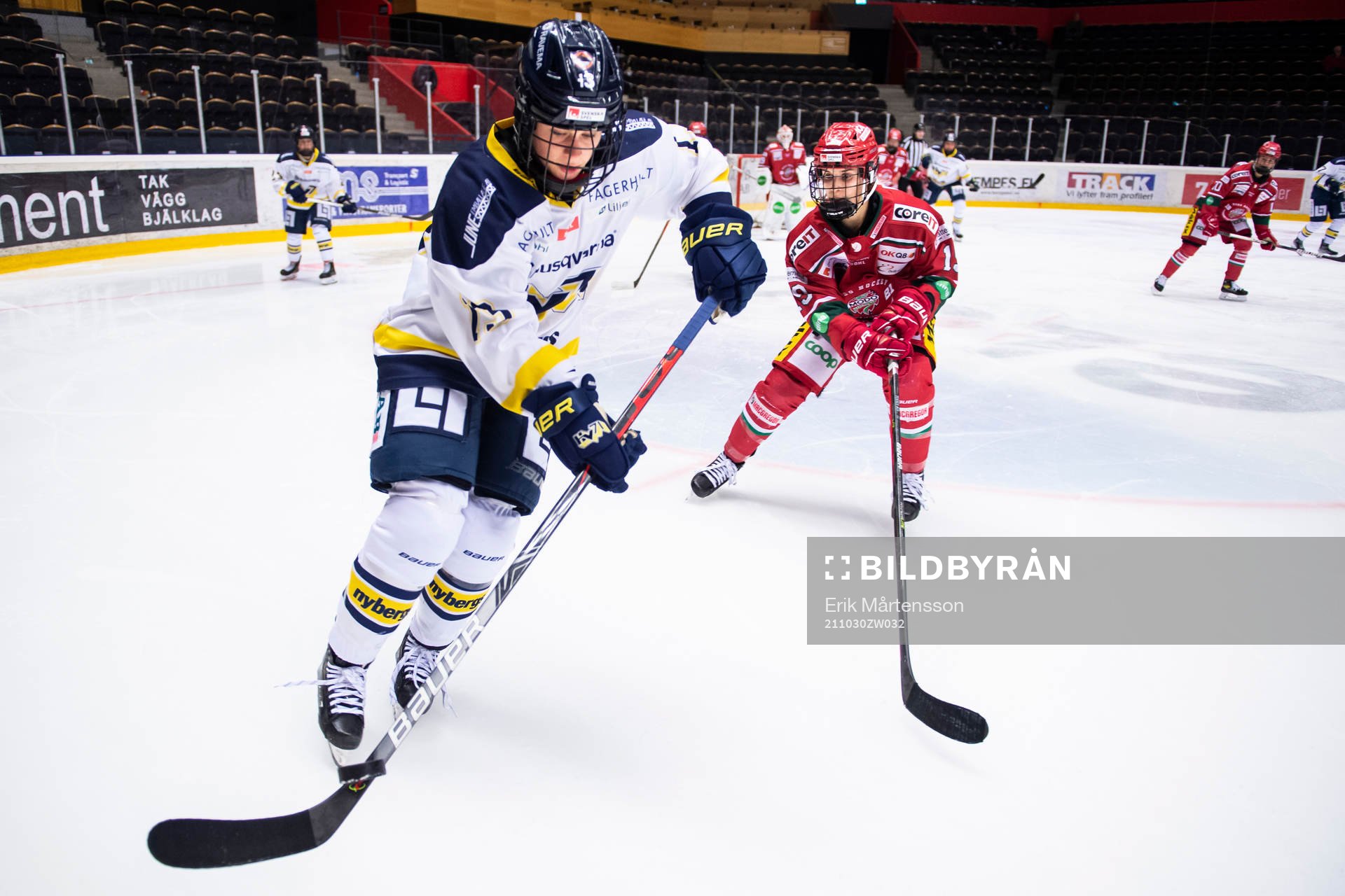s Julia Tylke och Modos Katylin Tougas