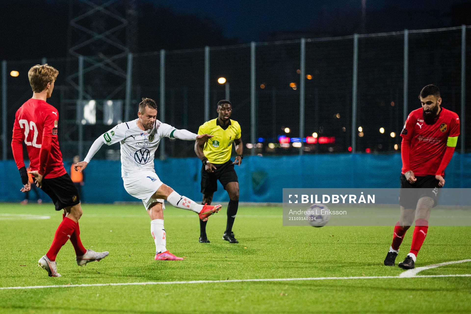 Jönköpings Fredric Fendrich med ett skott