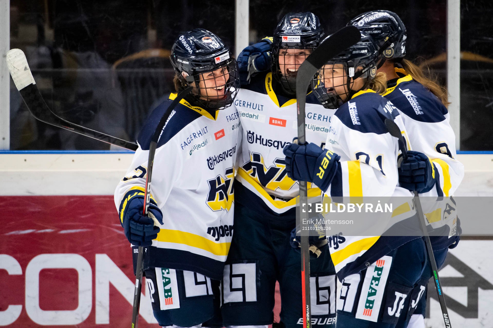 s Julia Tylke, Thea Johansson, Nicoline Jensen och Jenna