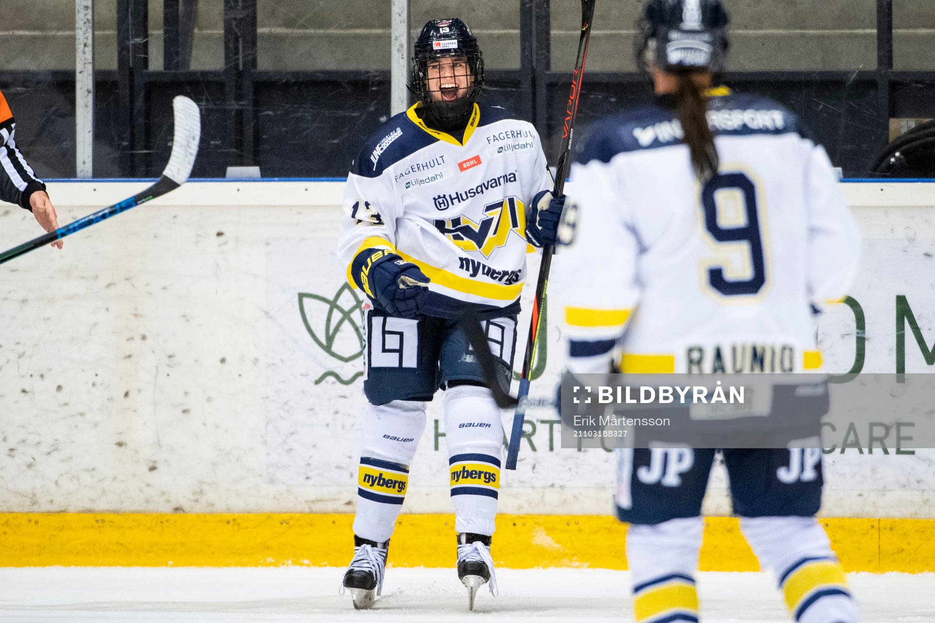 s Julia Tylke jublar