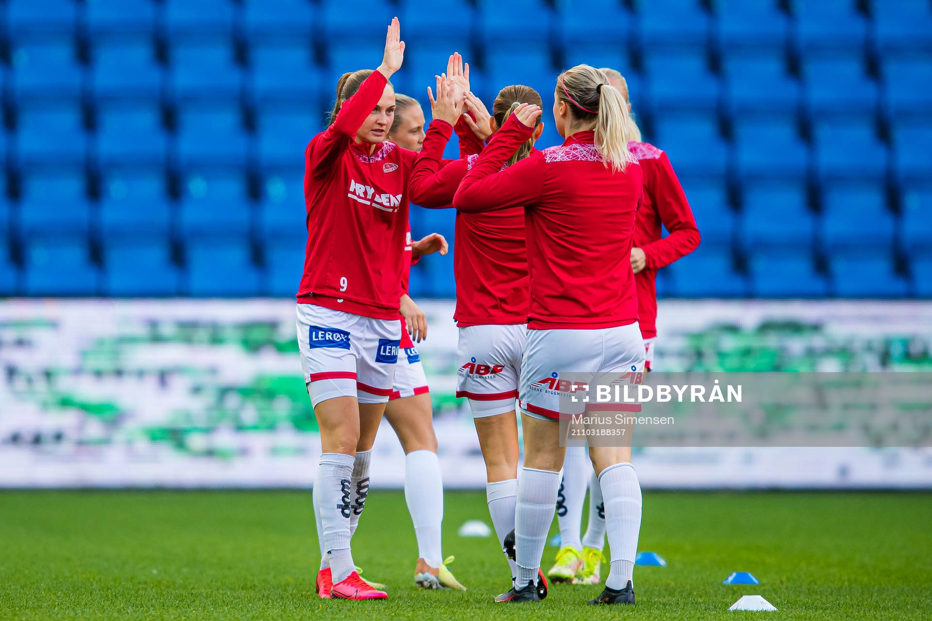 Vilde Hasund of Sandviken warms up