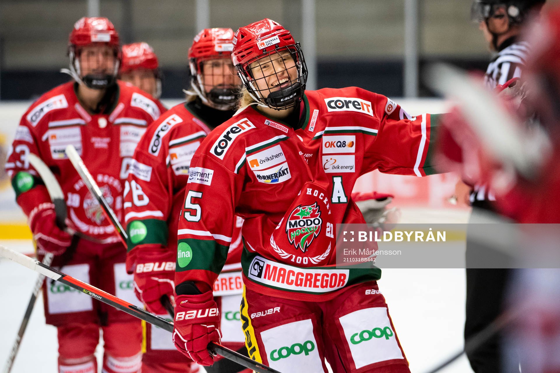 Modos Paula Bergström jublar