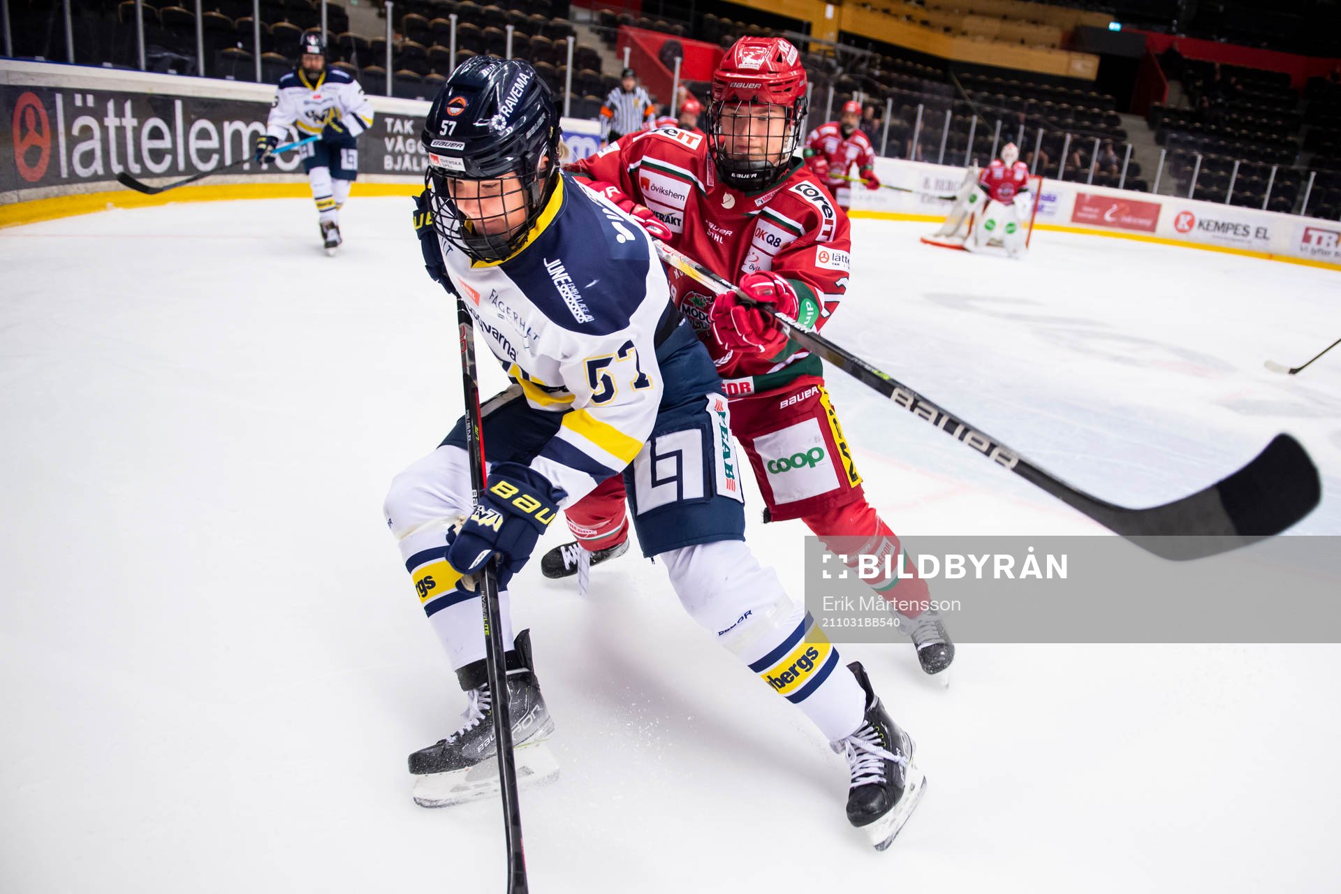 s Elin Svensson och Modos Anna Andersson