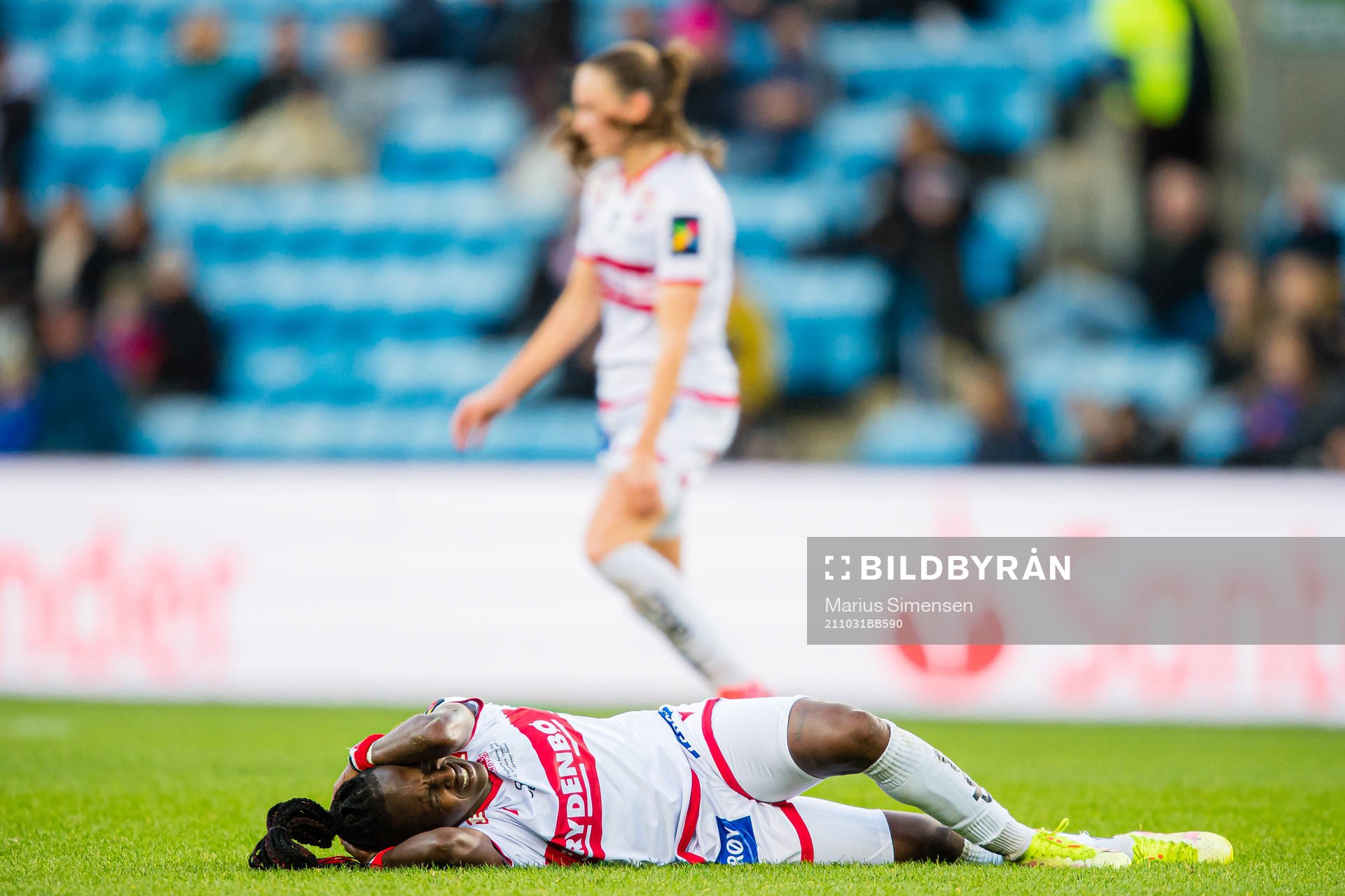 Kennya Kinda Esther Cordner of Sandviken in pain