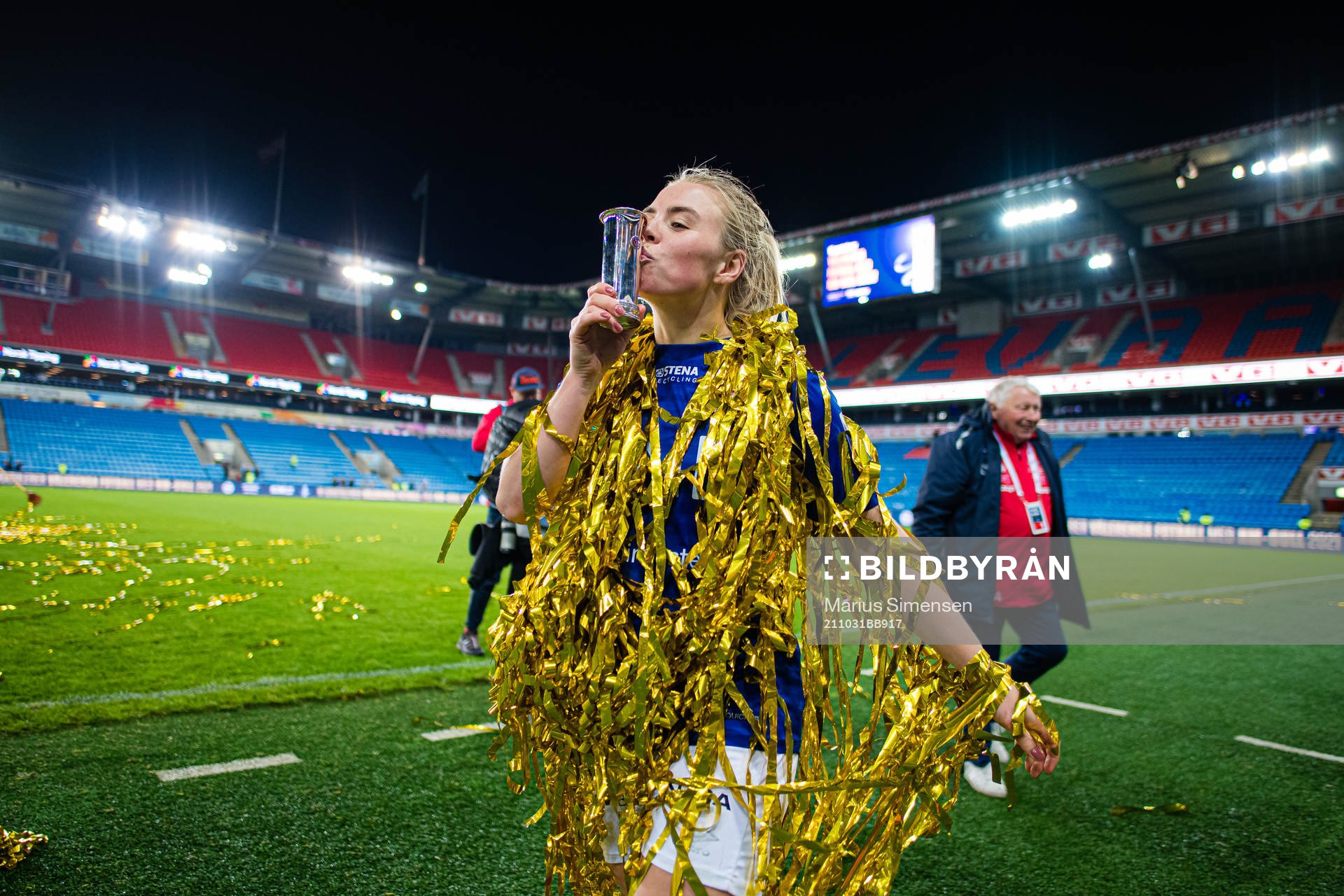 Ingibjörg Sigurdardottir of Vålerenga celebrates
