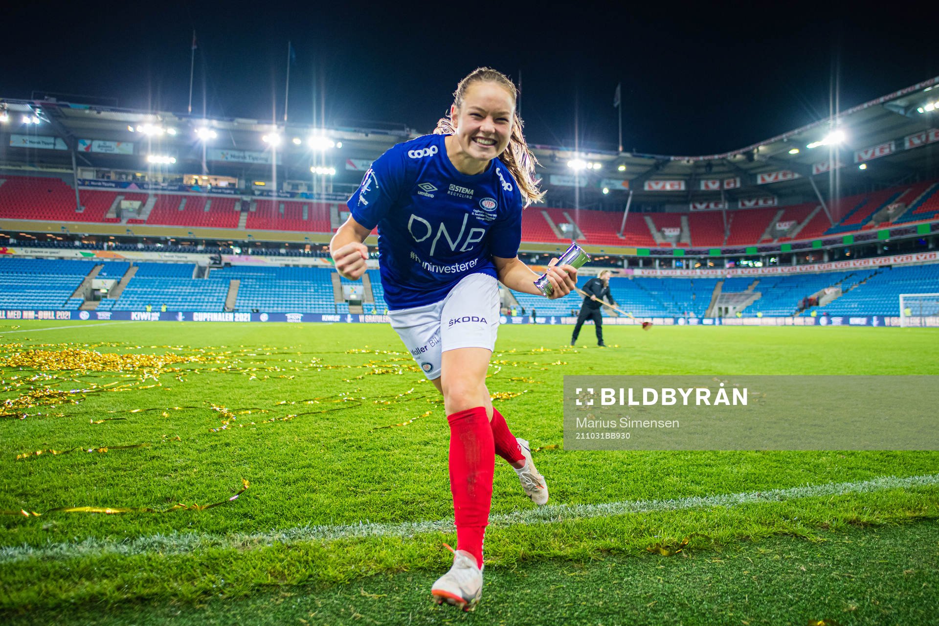 Janni Bøgild Thomsen of Vålerenga celebrates