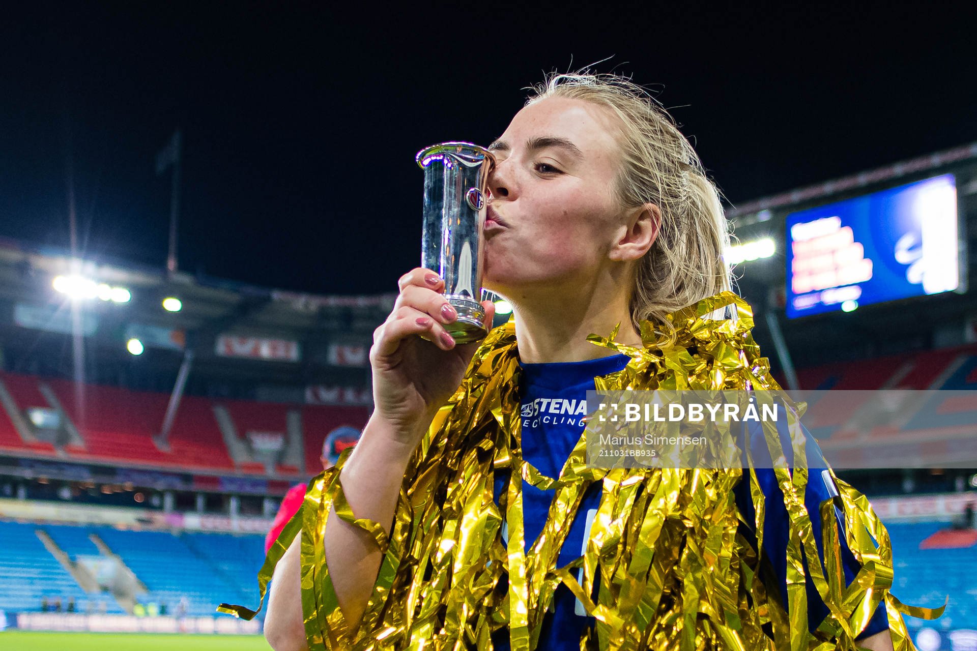 Ingibjörg Sigurdardottir of Vålerenga celebrates