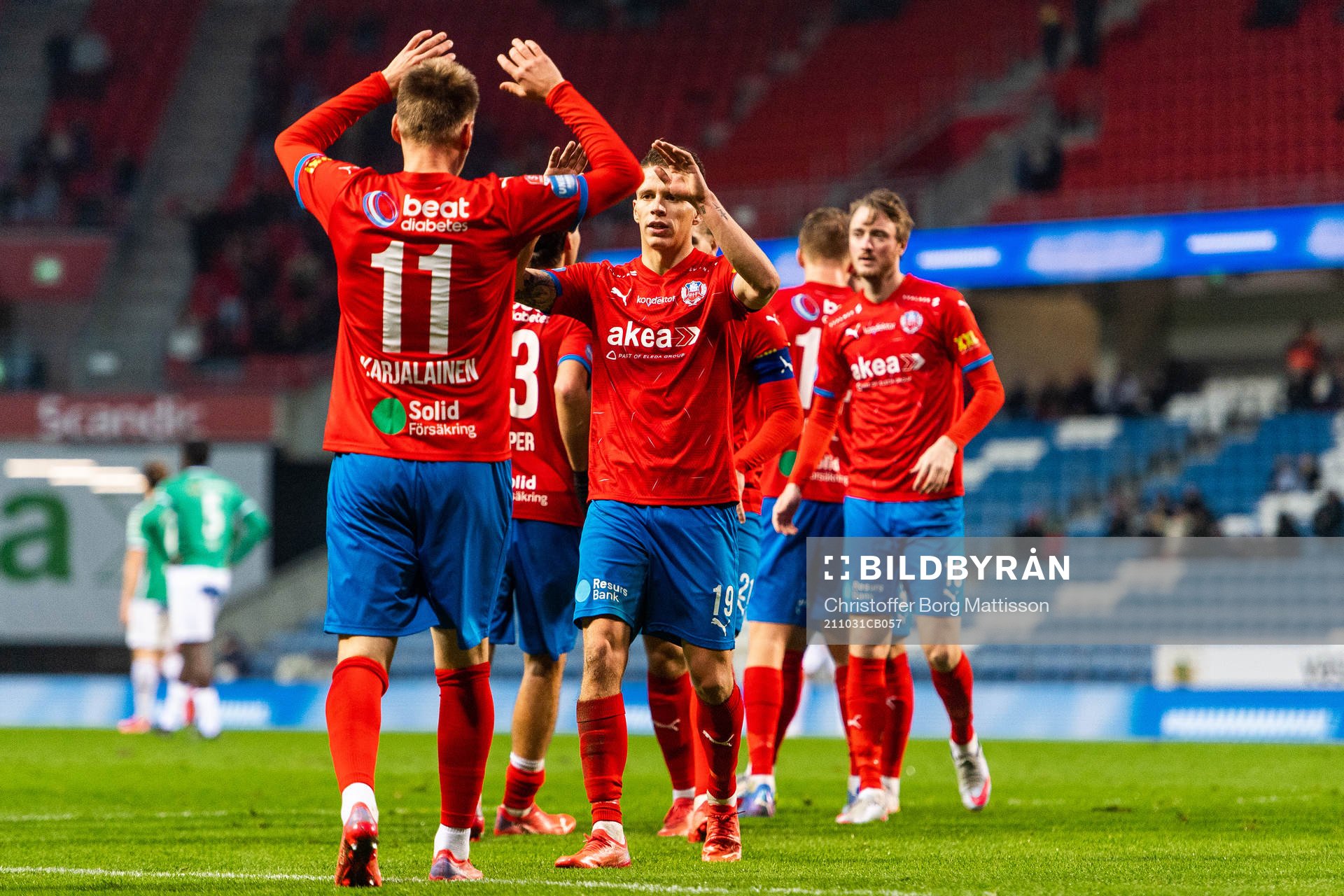 Helsingborgs spelare jublar efter att Rasmus Karjalainen gjort 3-0 under fotbollsmatchen i Superettan mellan Helsingborg och Brage den 31 oktober 2021 i Helsingborg.