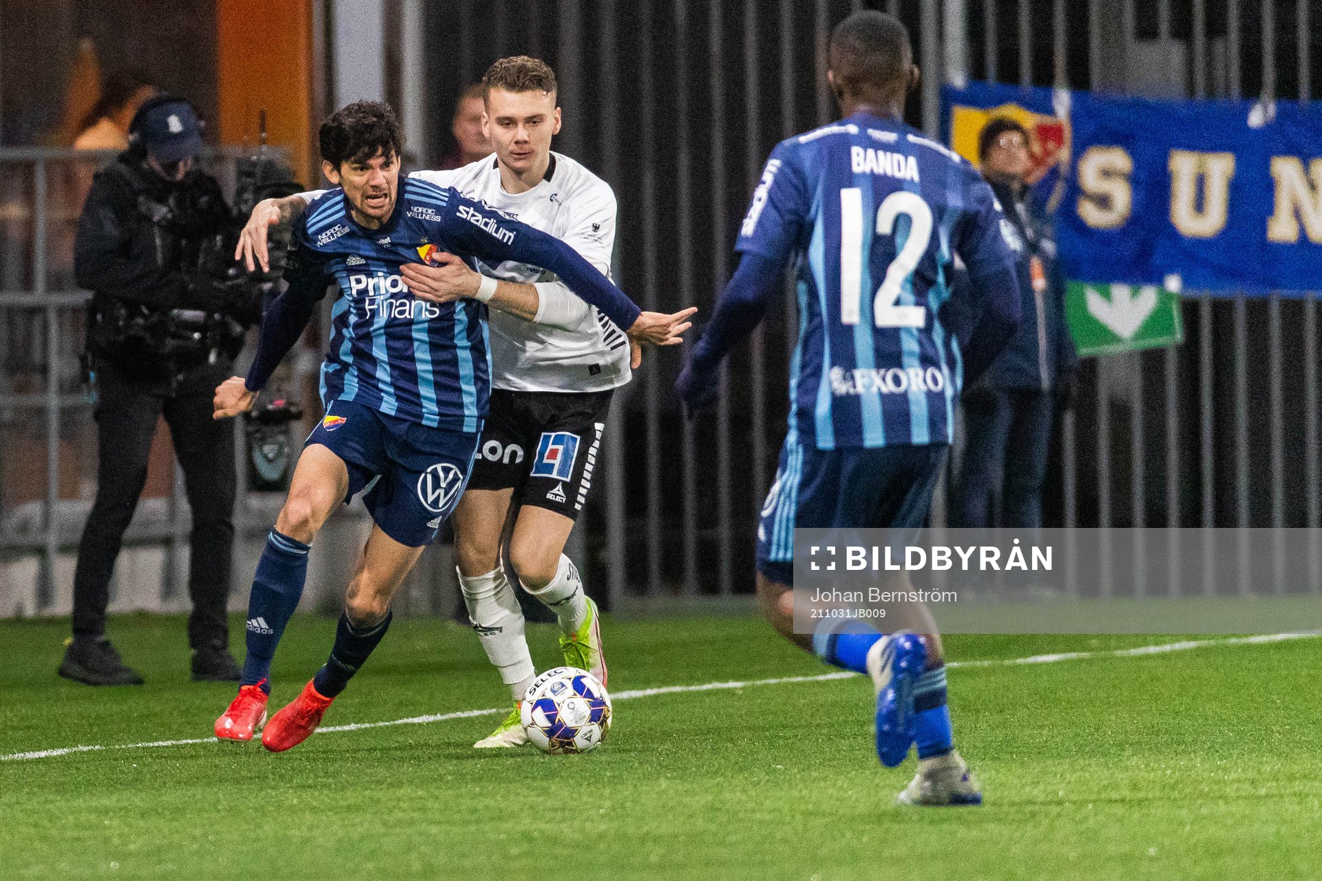 Djurgårdens Jesper Nyholm och Örebros Jake Larsson