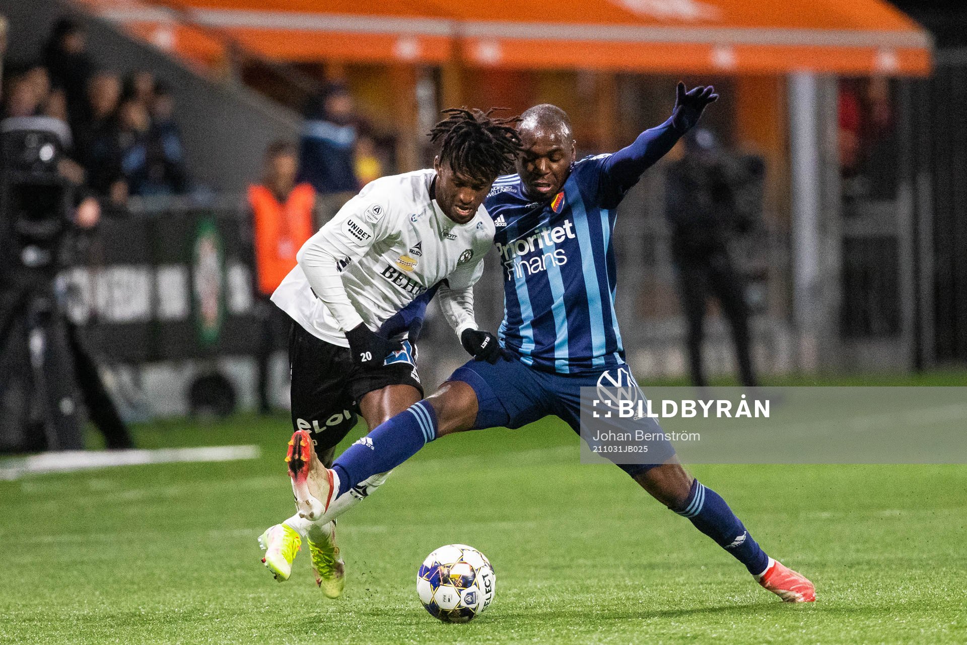Örebros Rickard Emeka Friday och Djurgårdens Edward