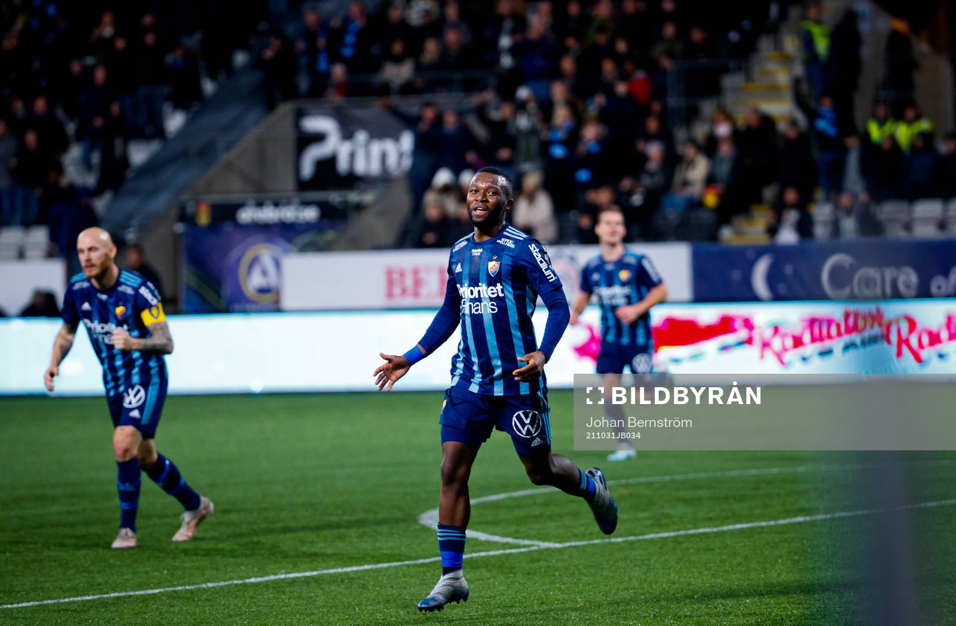 Djurgårdens Emmanuel Banda jublar