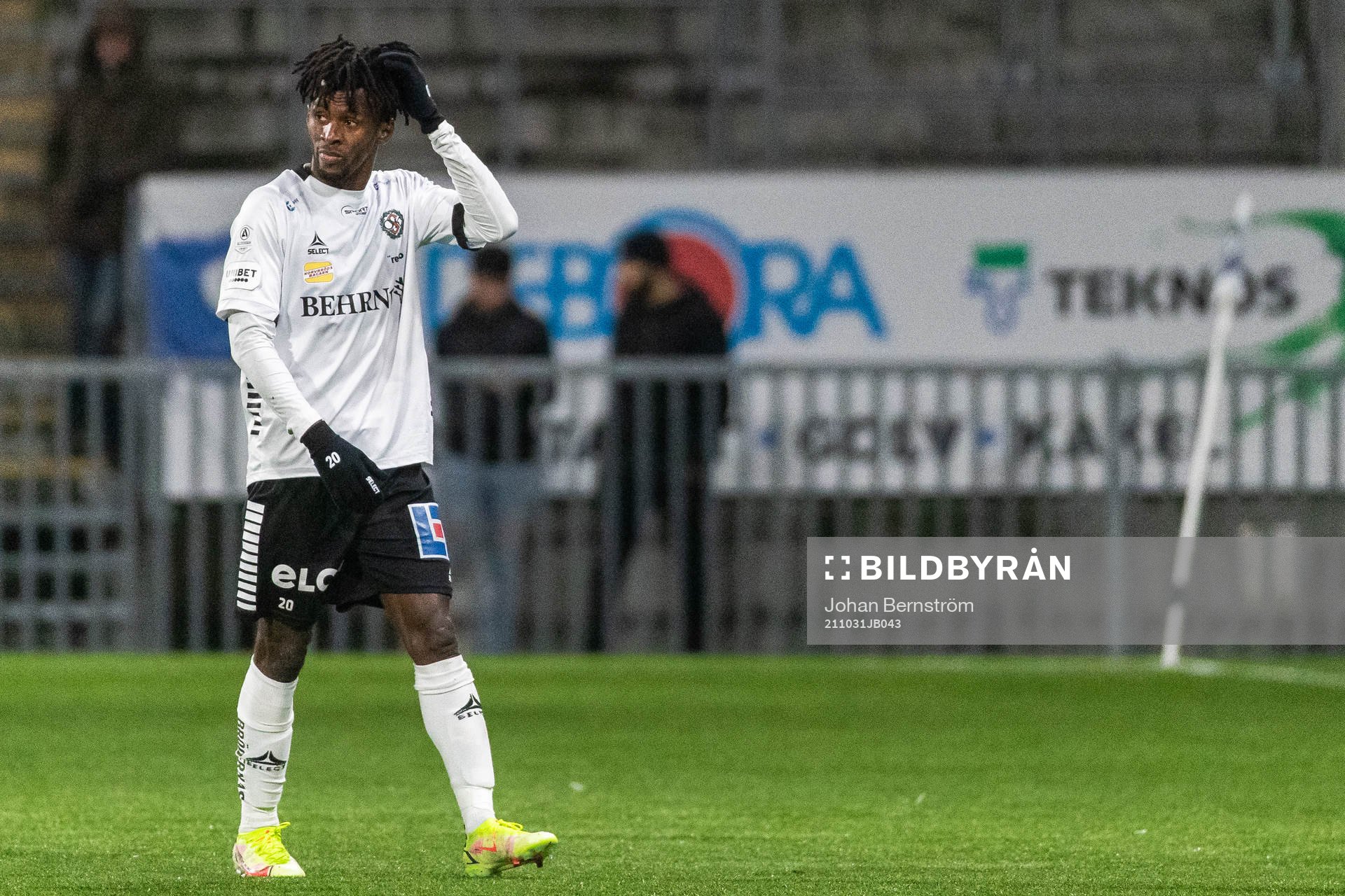 Örebros Rickard Emeka Friday deppar