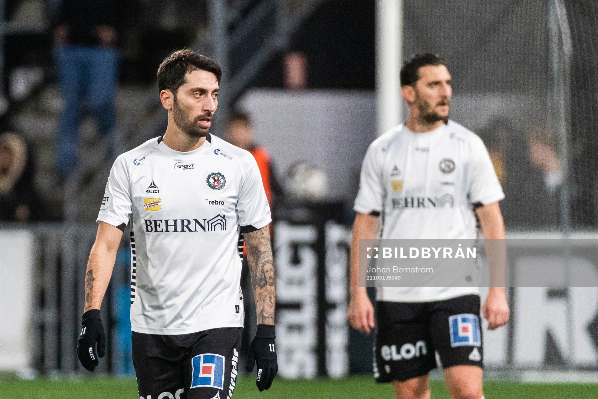 Örebros Nahir Besara och Agon Mehmeti deppar