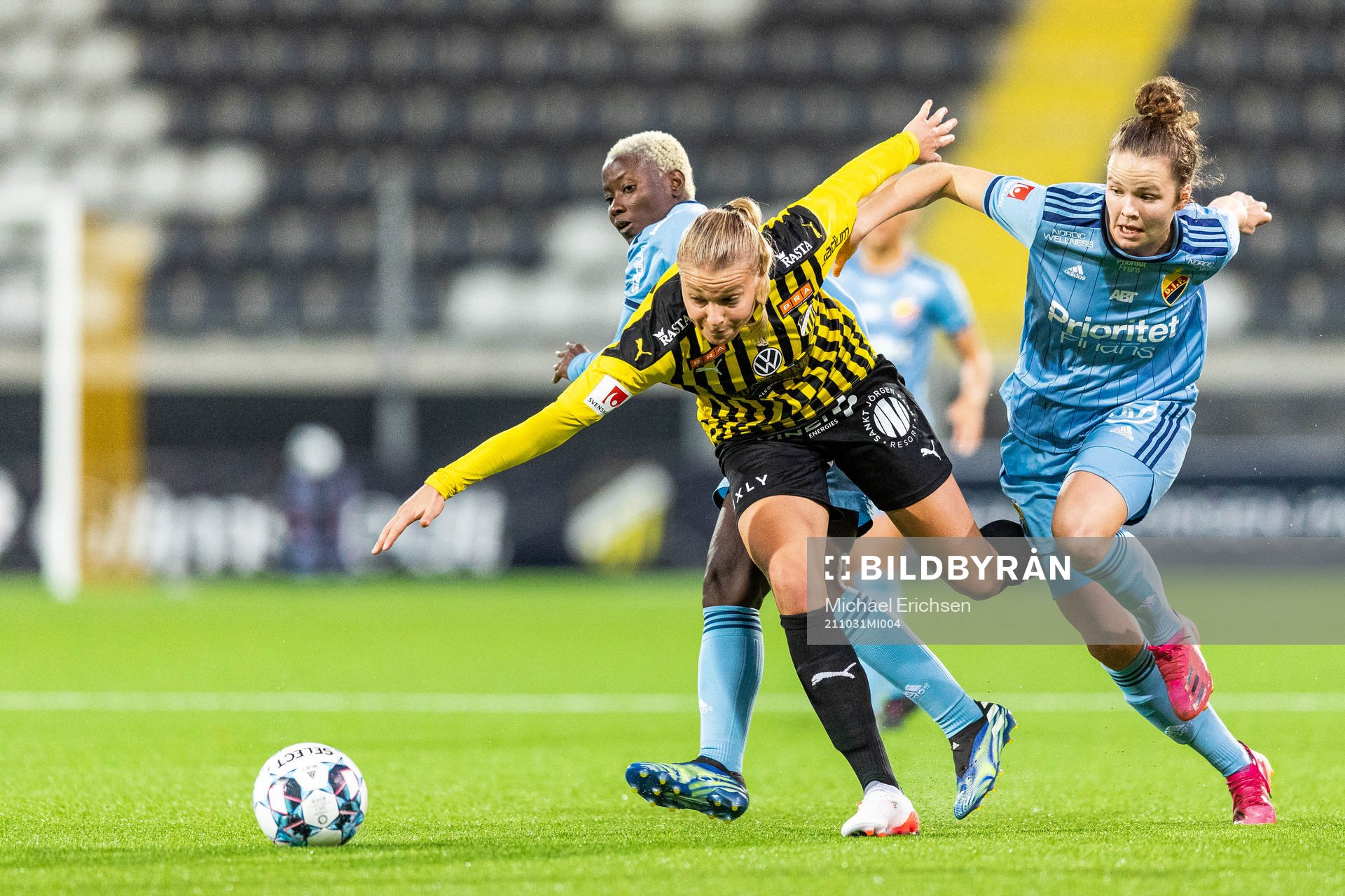 Djurgårdens Elizabeth Addo och Julia Walentowicz