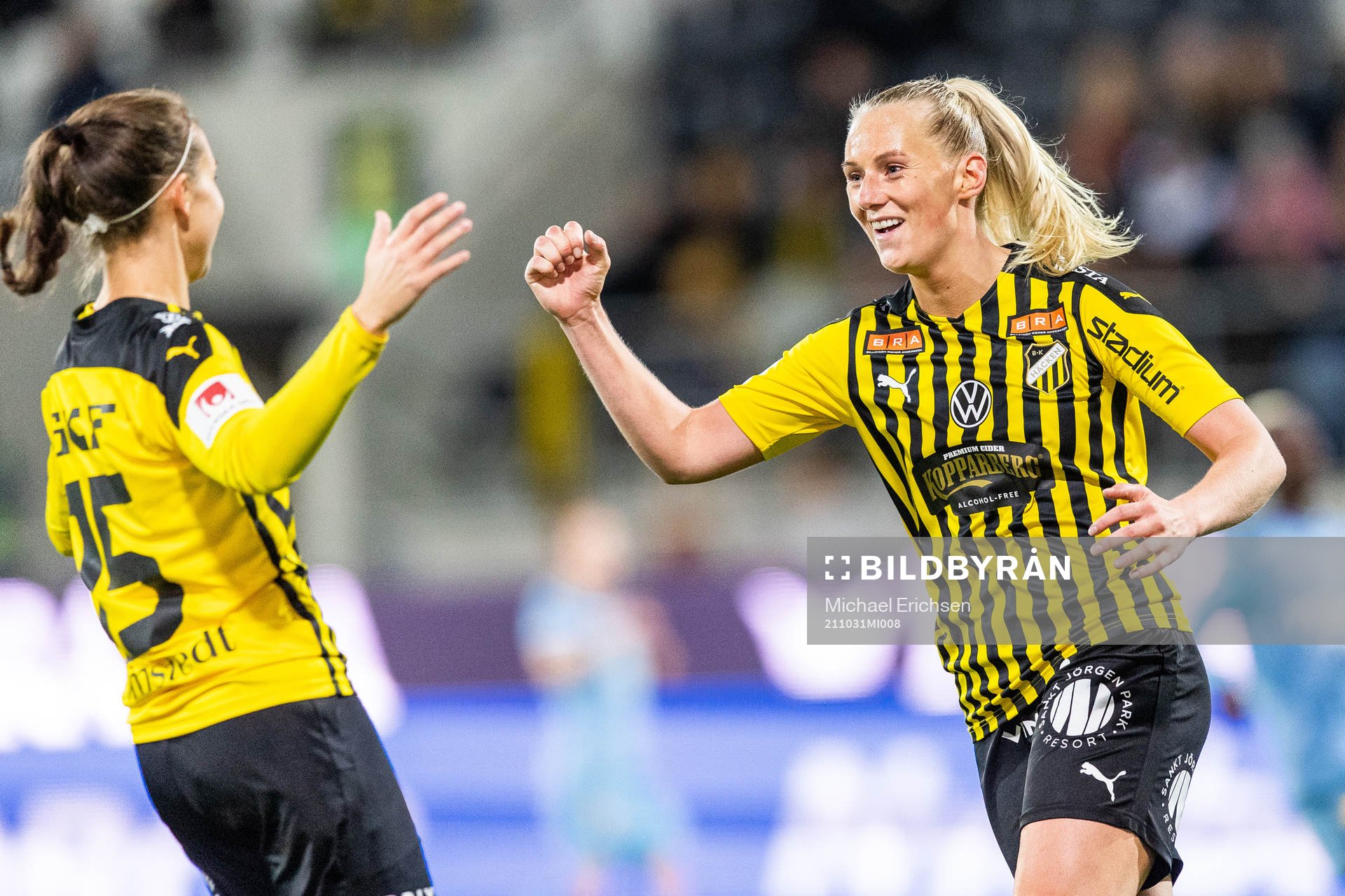 Häckens Stina Blackstenius jublar