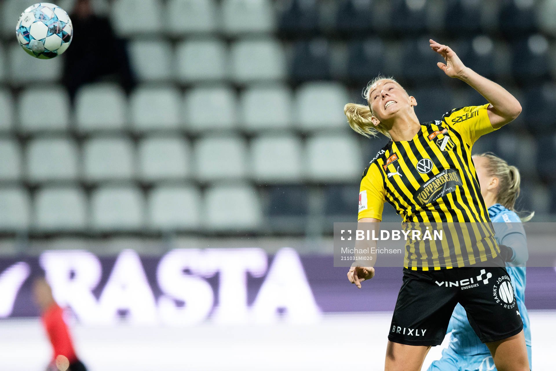 Häckens Stina Blackstenius nickar in 1-0