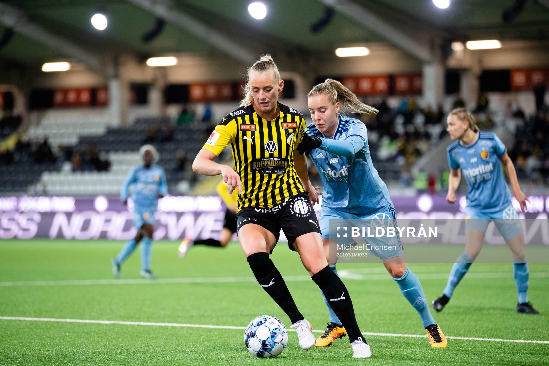 Häckens Stina Blackstenius och Djurgårdens Fanny Lång