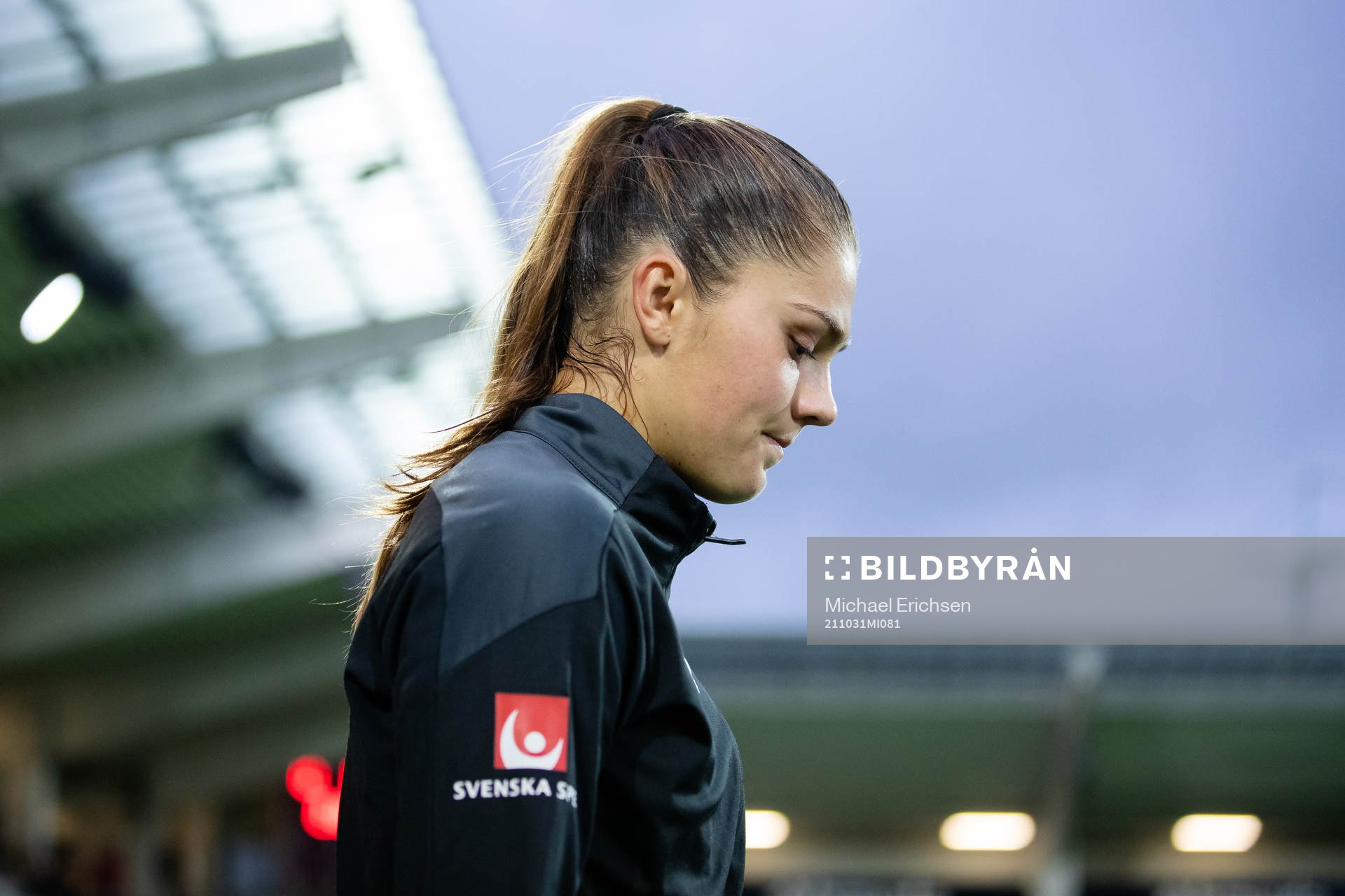 Häckens Mille Gejl Jensen innan fotbollsmatchen i