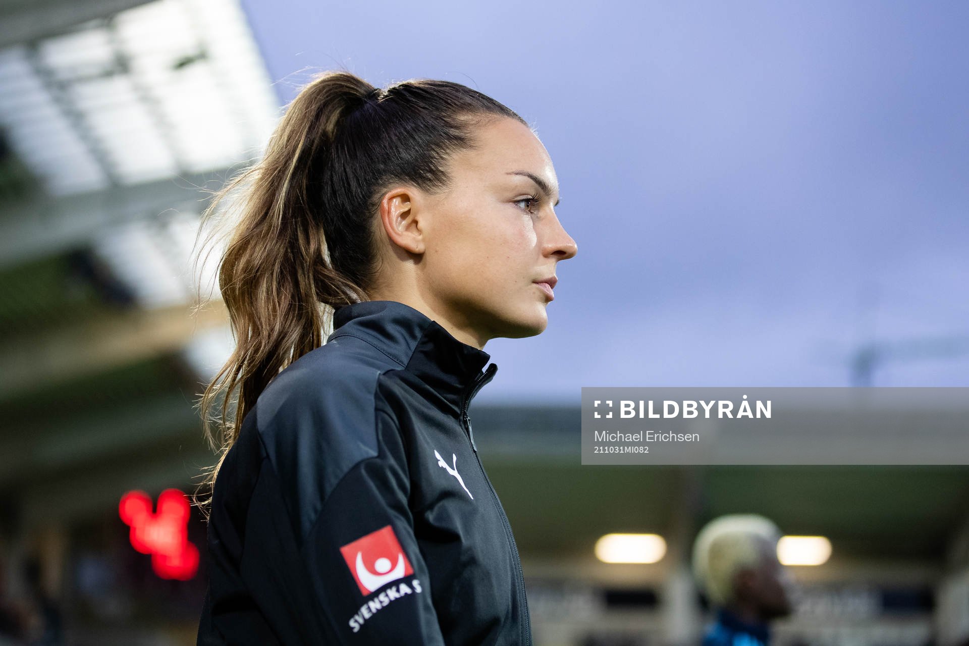 Häckens Johanna Rytting Kaneryd innan fotbollsmatchen i