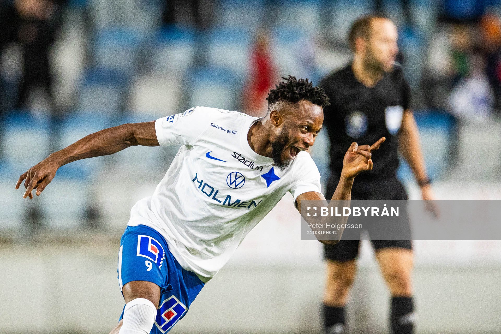 IFK Norrköpings Samuel Adegbenro jublar