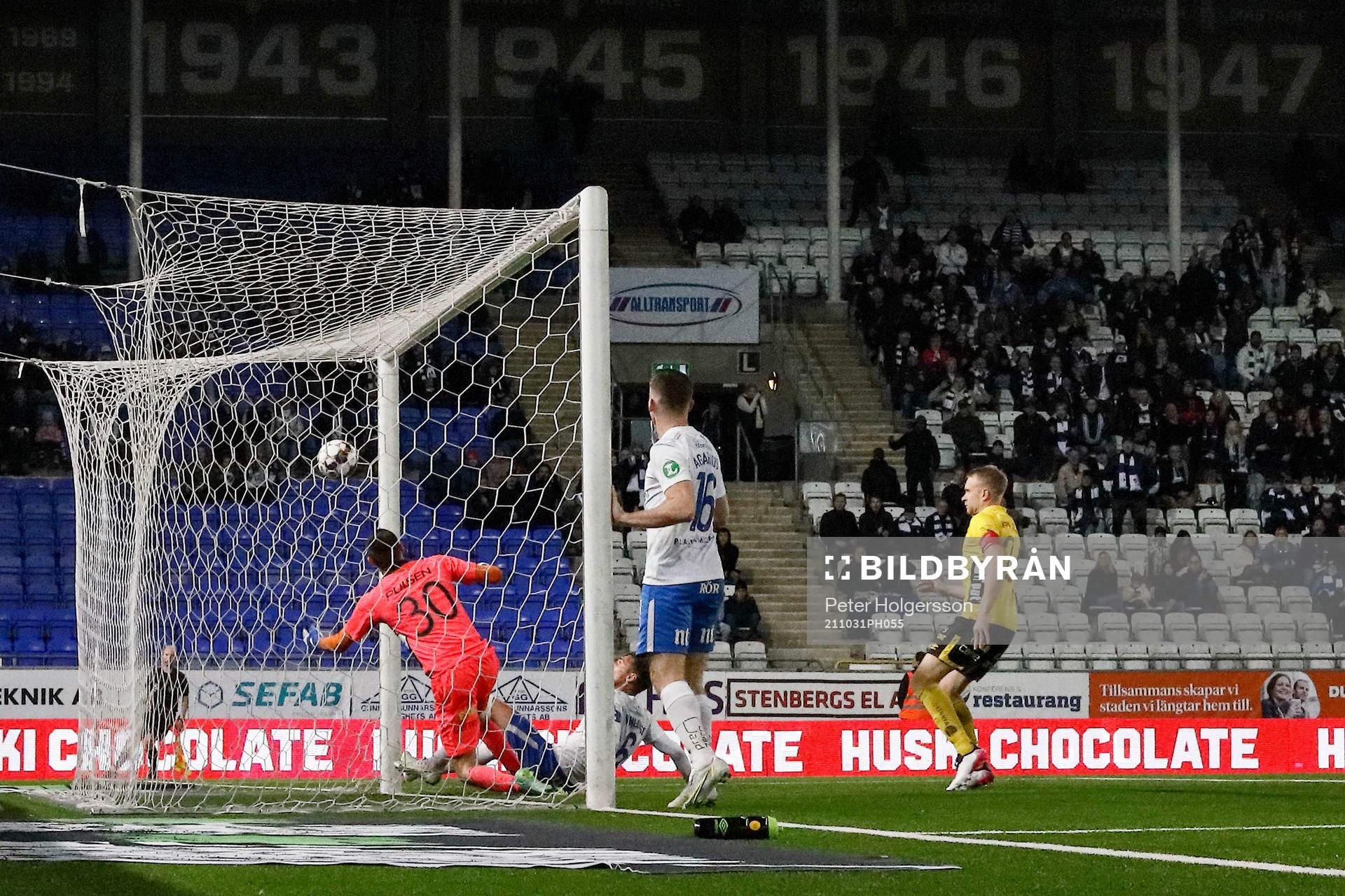 Mål 2-2 av IFK Norrköpings Linus Wahlqvist förbi