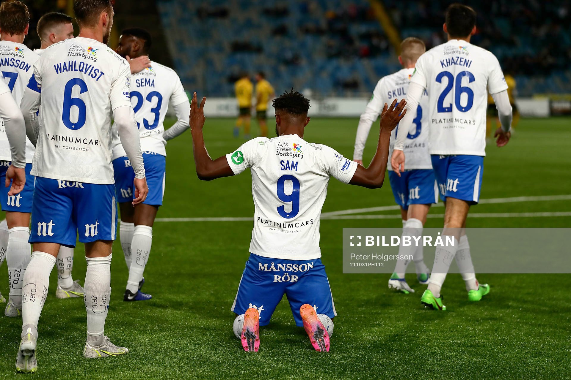 IFK Norrköpings Samuel Adegbenro jublar