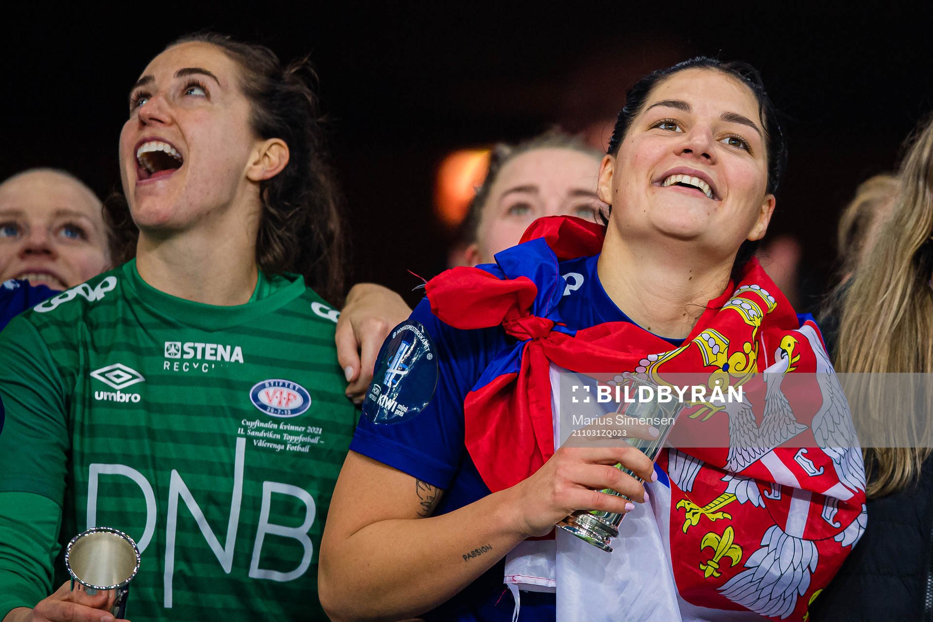 Hannah Grace Seabert and Dejana Stefanovic of Vålerenga