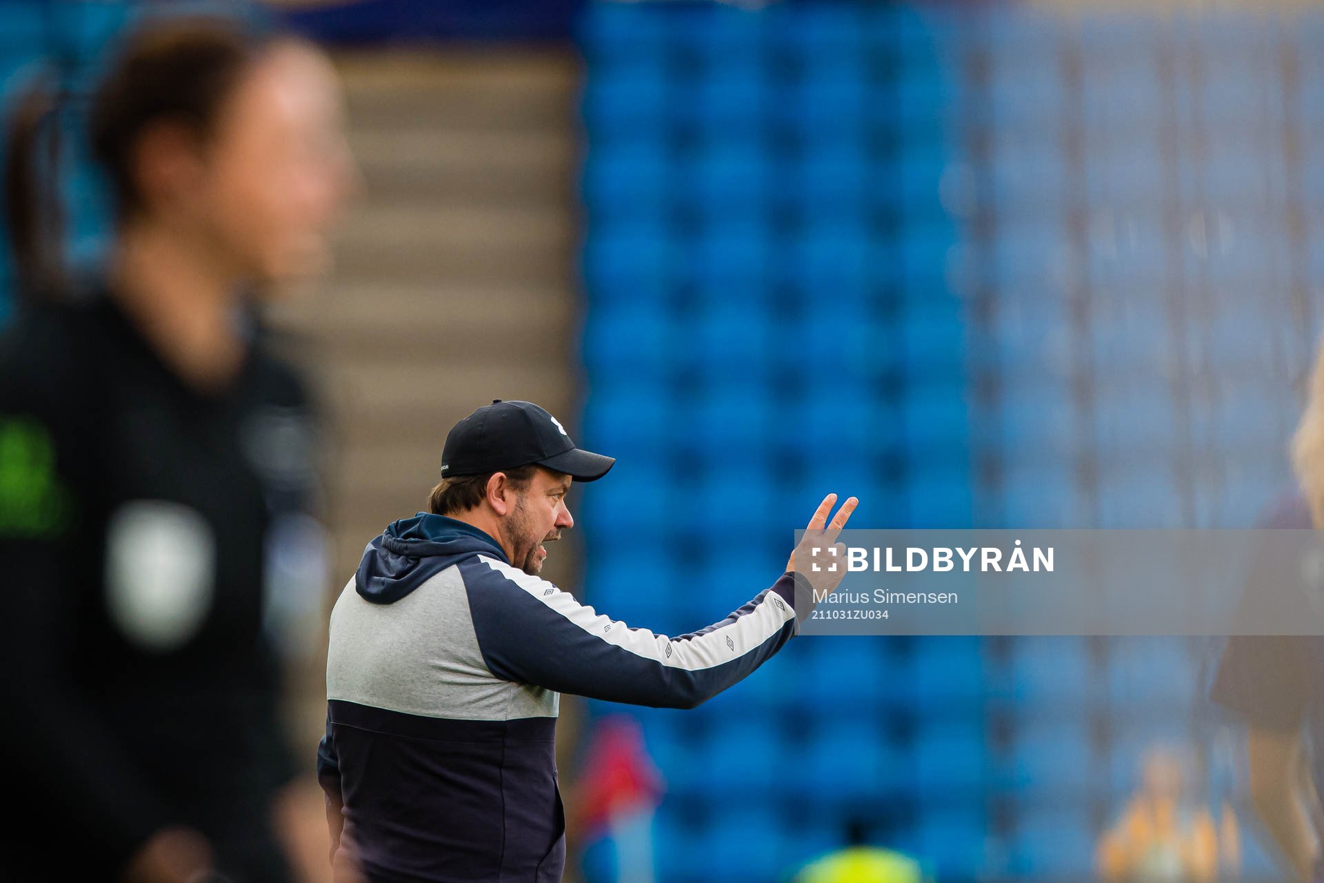 Jack Majgaard Jensen, head coach of Vålerenga, during the women’s cup final match between Sandviken and Vålerenga on October 31, 2021 in Oslo.