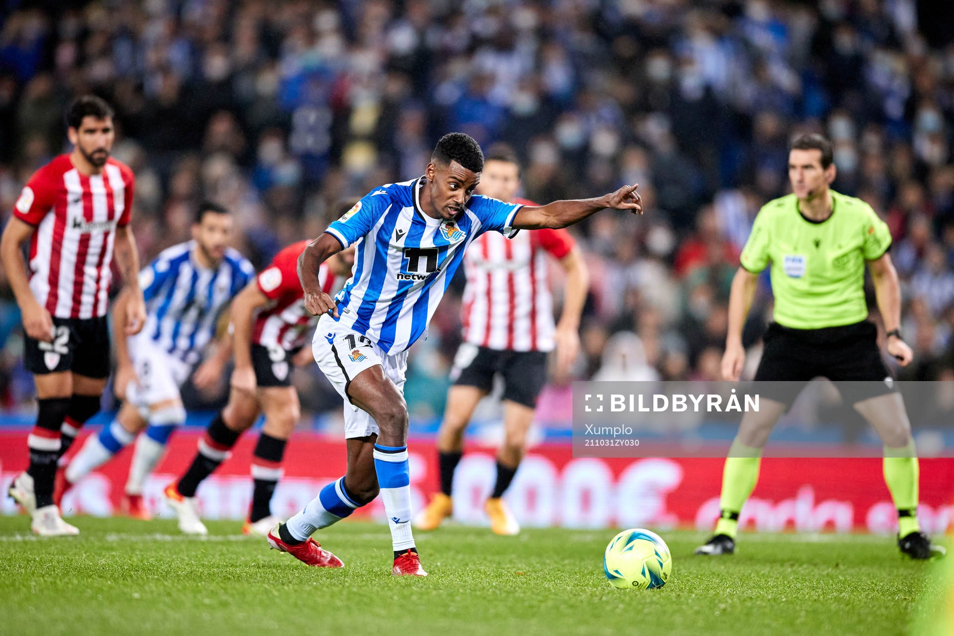 Alexander Isak of Real Sociedad in action shooting the 1-0