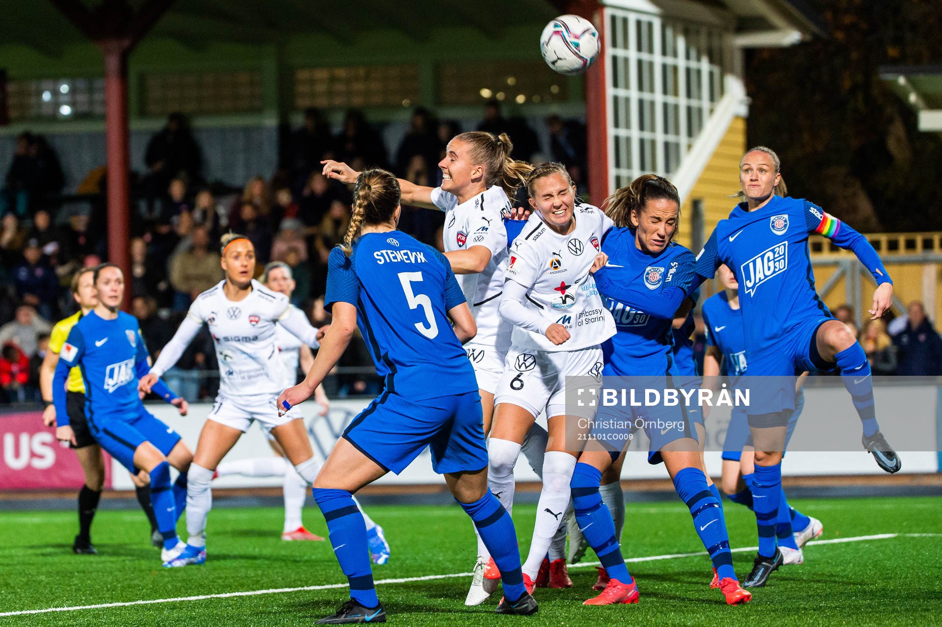 Rosengårds Ria Noora Minerva Öling och Gudrun Arnardottir