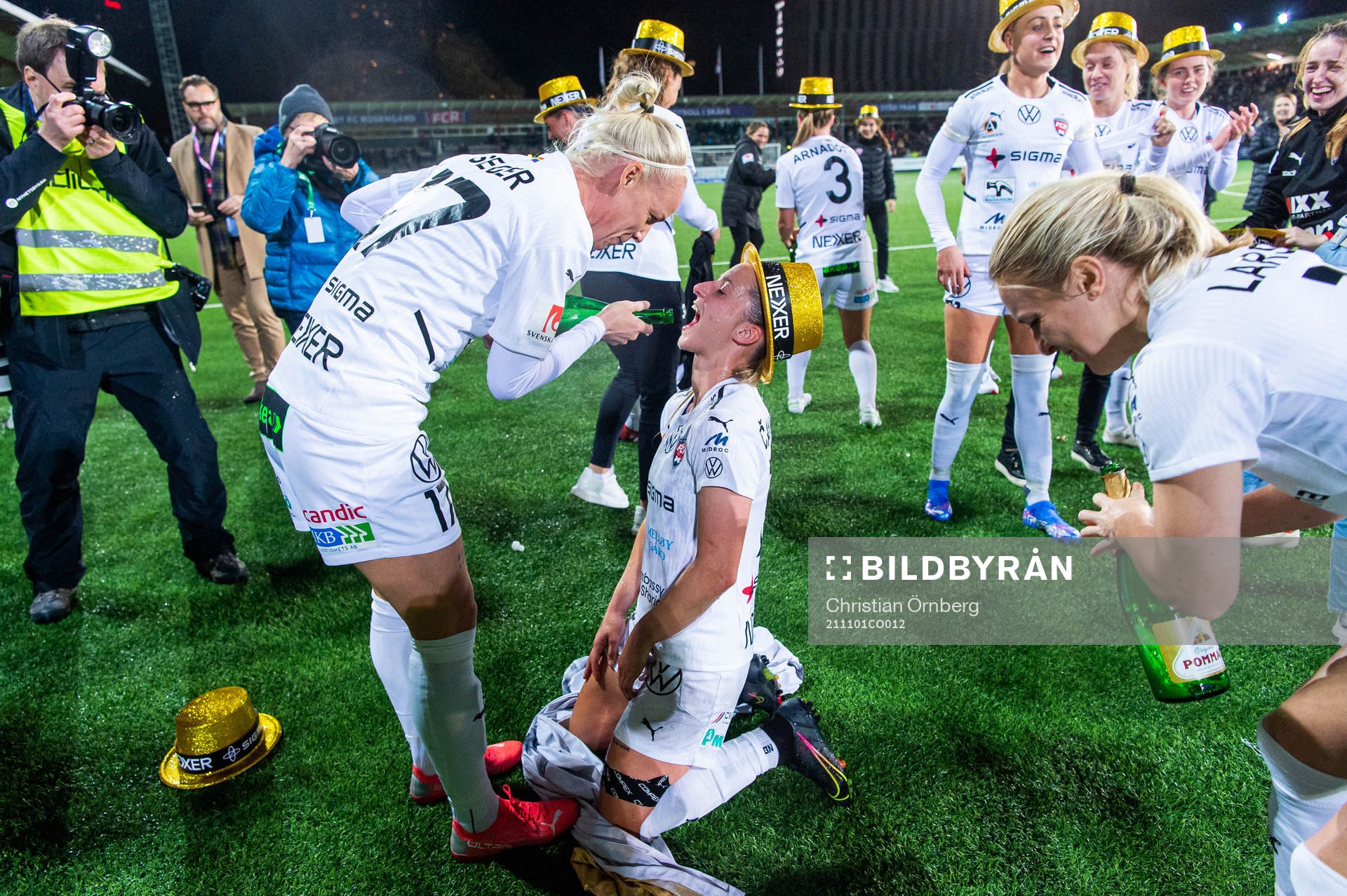 Rosengårds Caroline Seger jublar med lagkamrater